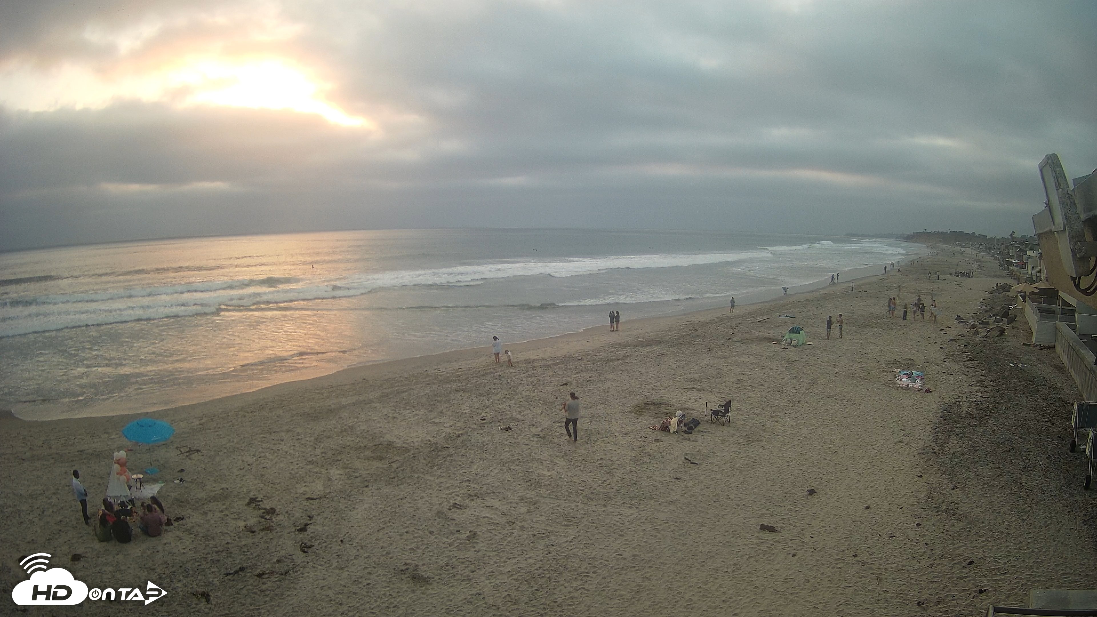 Snapshot of 17th St. Del Mar Beach - 4K NW View Live Cam taken Jun 4, 2026, 7:42pm PDT