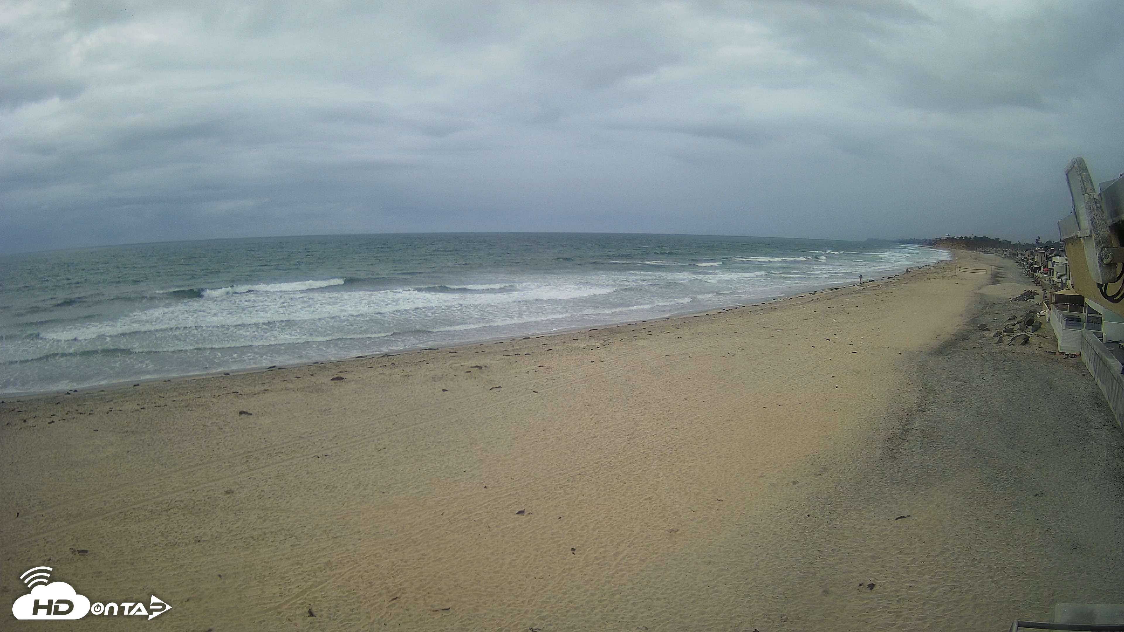 Snapshot of 17th St. Del Mar Beach - 4K NW View Live Cam taken Apr 25, 2026, 5:42pm PDT