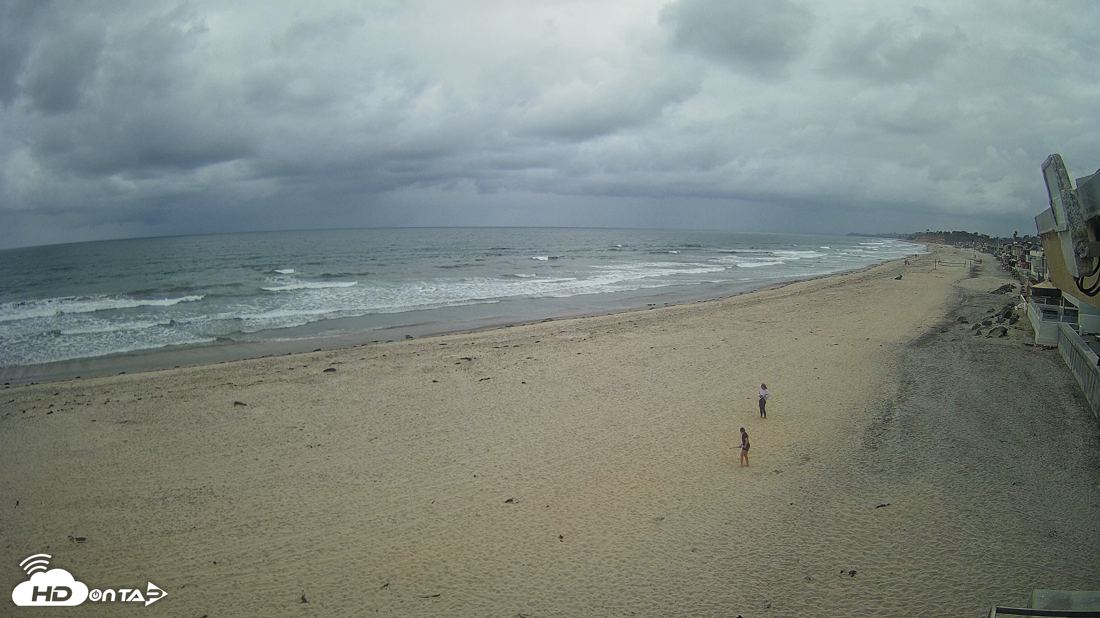 Snapshot of 17th St. Del Mar Beach - 4K NW View Live Cam taken Apr 25, 2026, 4:37pm PDT