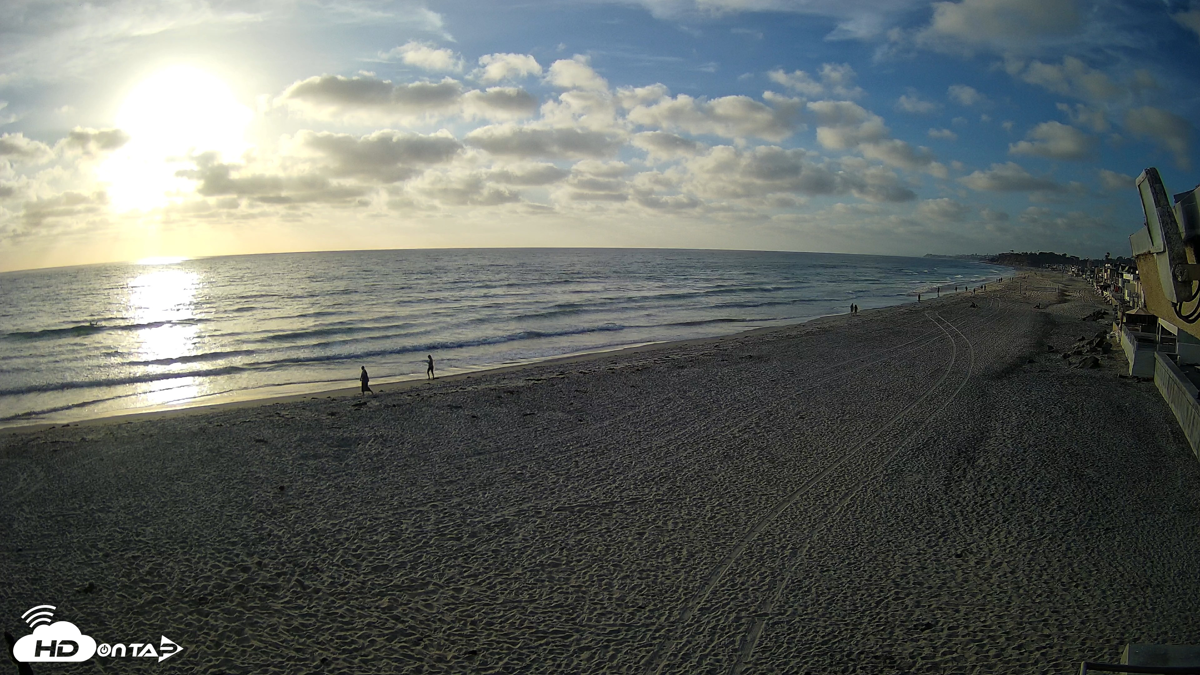 Snapshot of 17th St. Del Mar Beach - 4K NW View Live Cam taken Apr 29, 2026, 6:37pm PDT