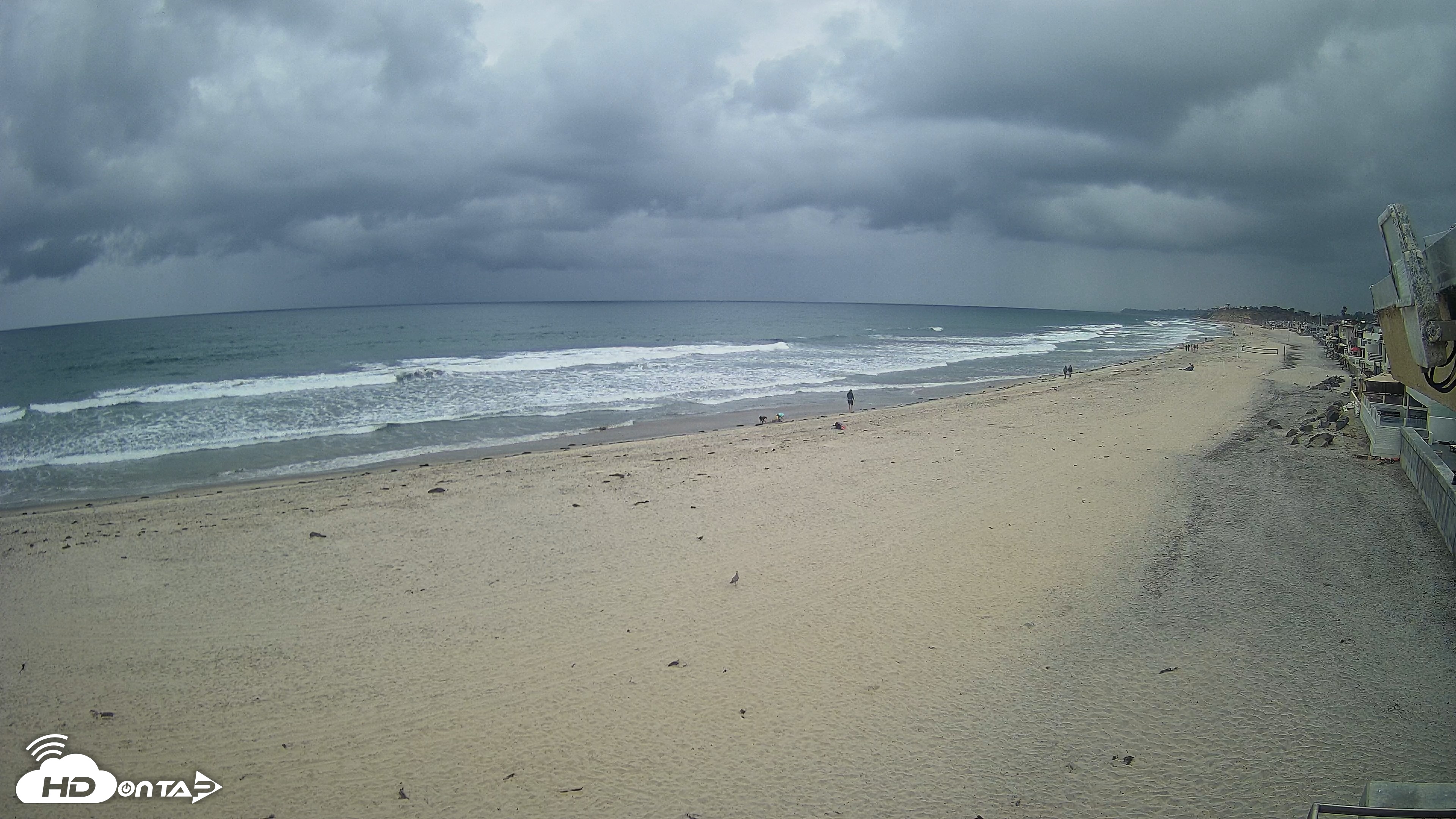 Snapshot of 17th St. Del Mar Beach - 4K NW View Live Cam taken Apr 25, 2026, 5:00pm PDT