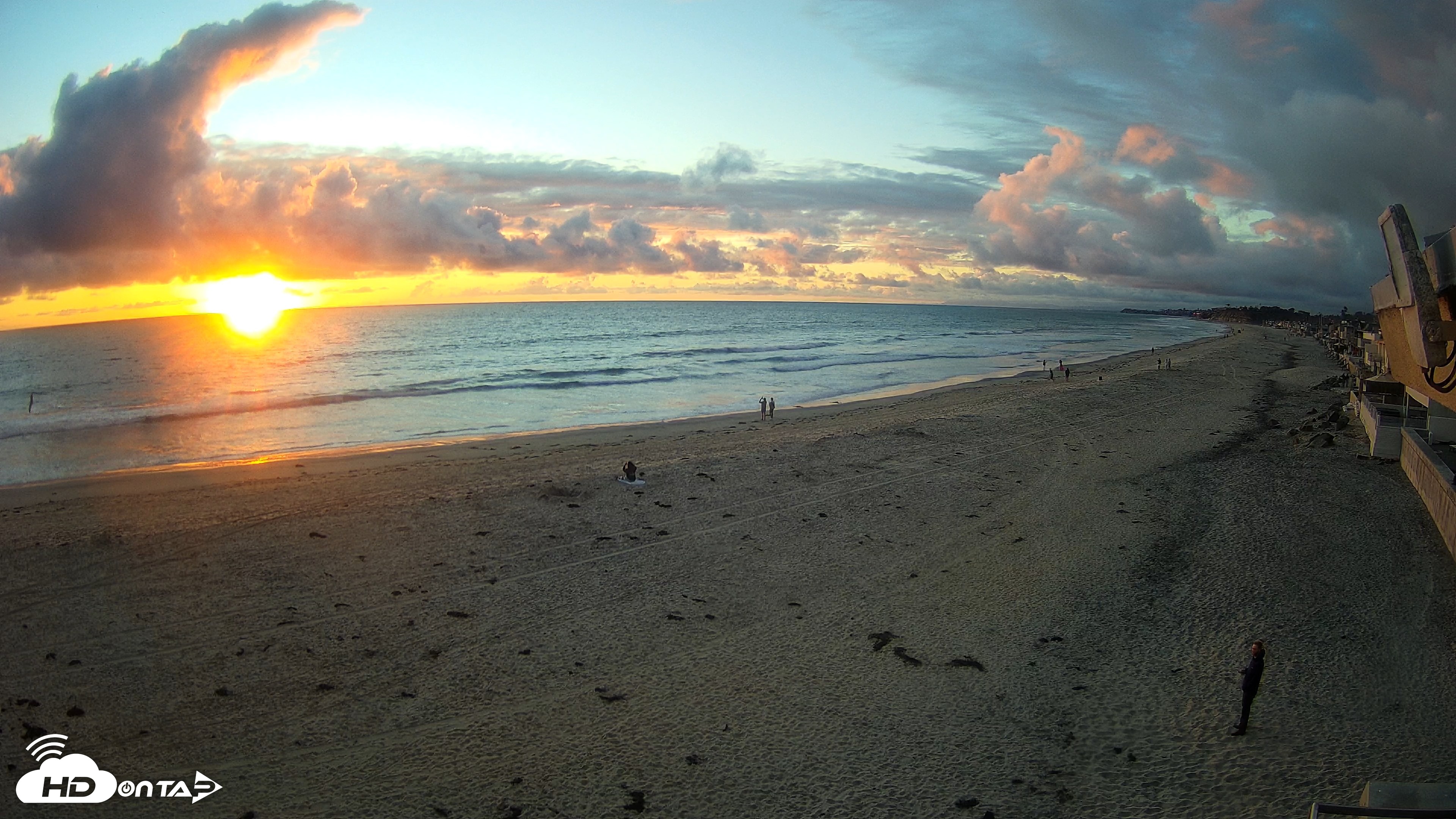 Snapshot of 17th St. Del Mar Beach - 4K NW View Live Cam taken Apr 21, 2026, 7:23pm PDT