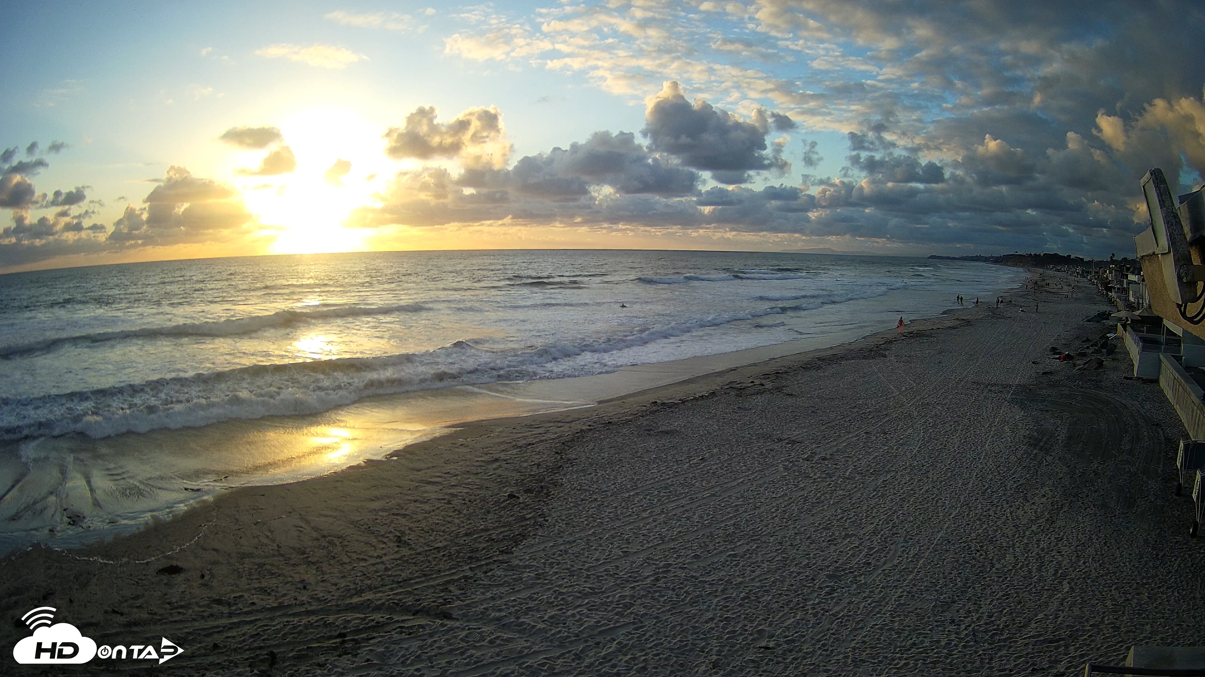 Snapshot of 17th St. Del Mar Beach - 4K NW View Live Cam taken May 27, 2026, 7:31pm PDT