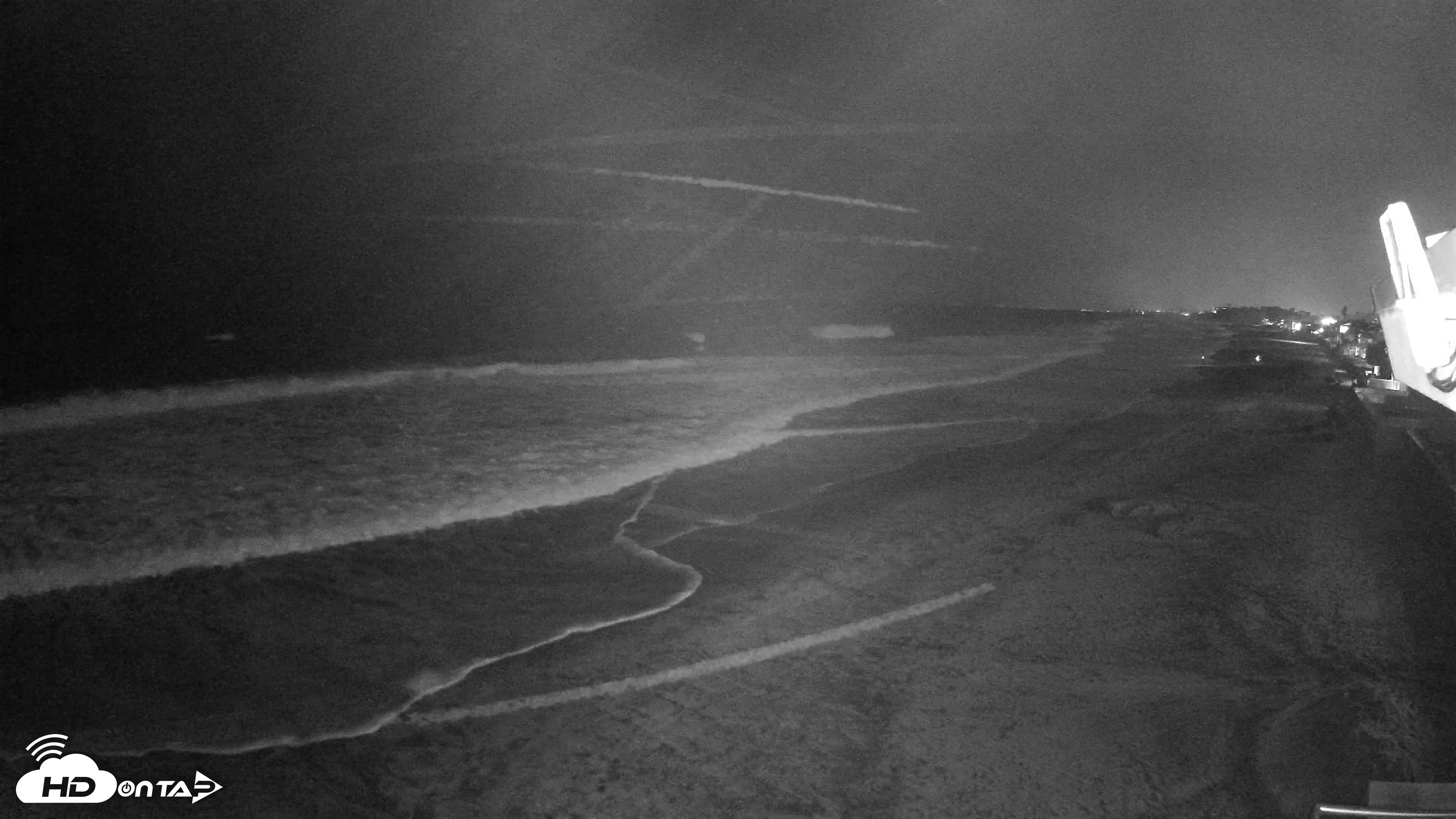 Snapshot of 17th St. Del Mar Beach - 4K NW View Live Cam taken Oct 11, 2026, 8:55pm PDT
