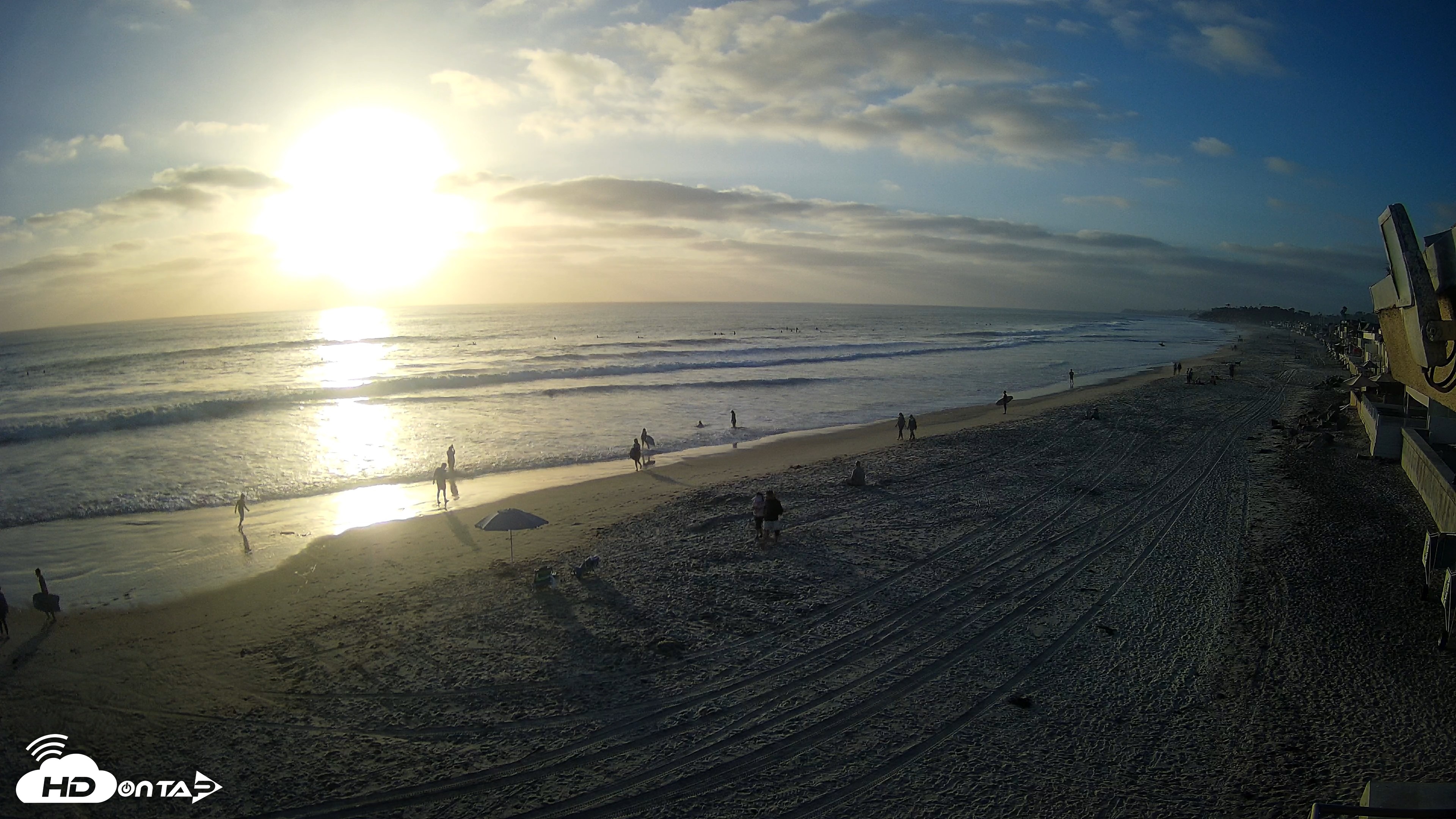 Snapshot of 17th St. Del Mar Beach - 4K NW View Live Cam taken Jun 1, 2026, 7:13pm PDT