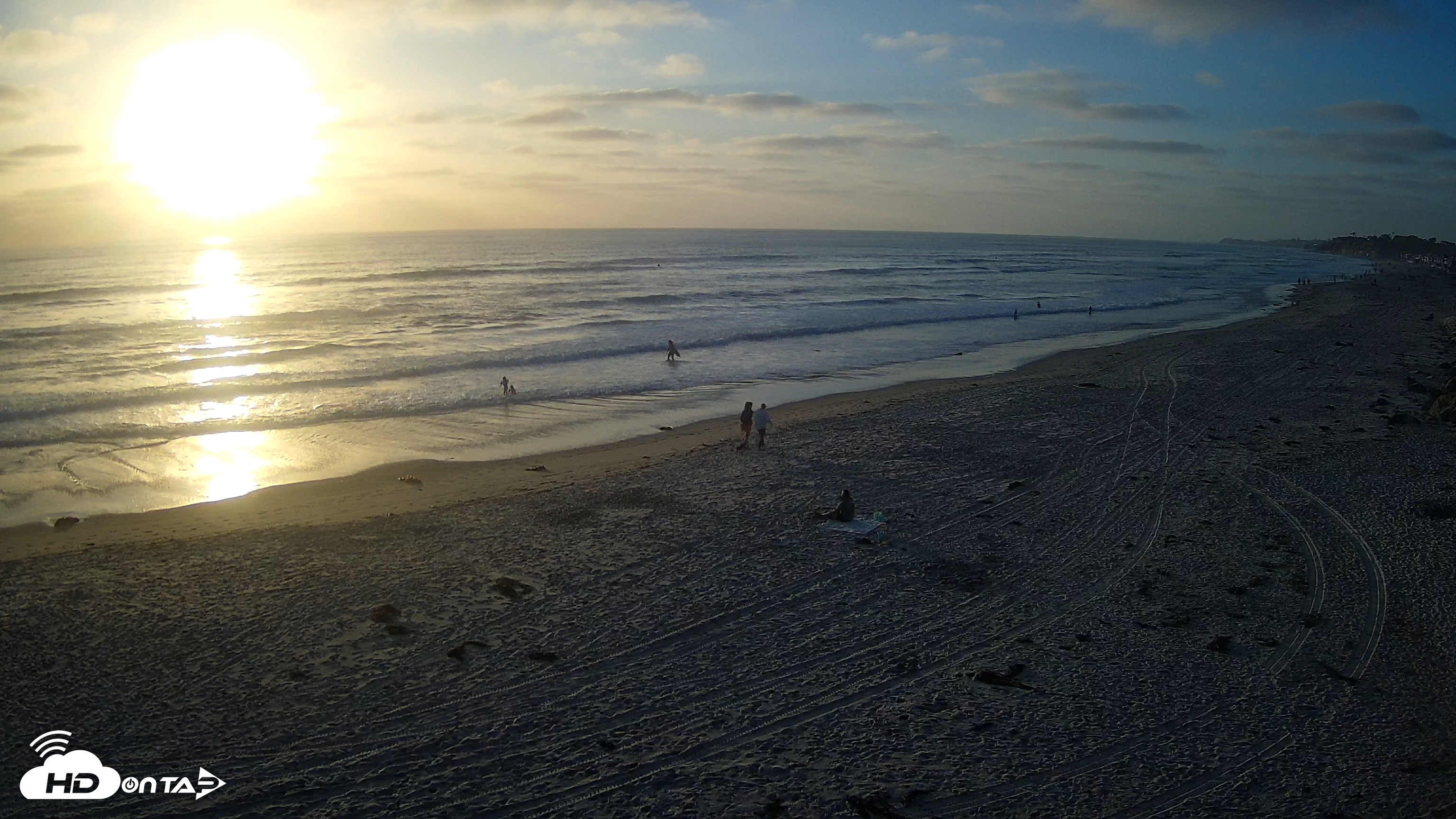 Snapshot of 17th St. Del Mar Beach - 4K NW View Live Cam taken May 15, 2025, 7:13pm PDT