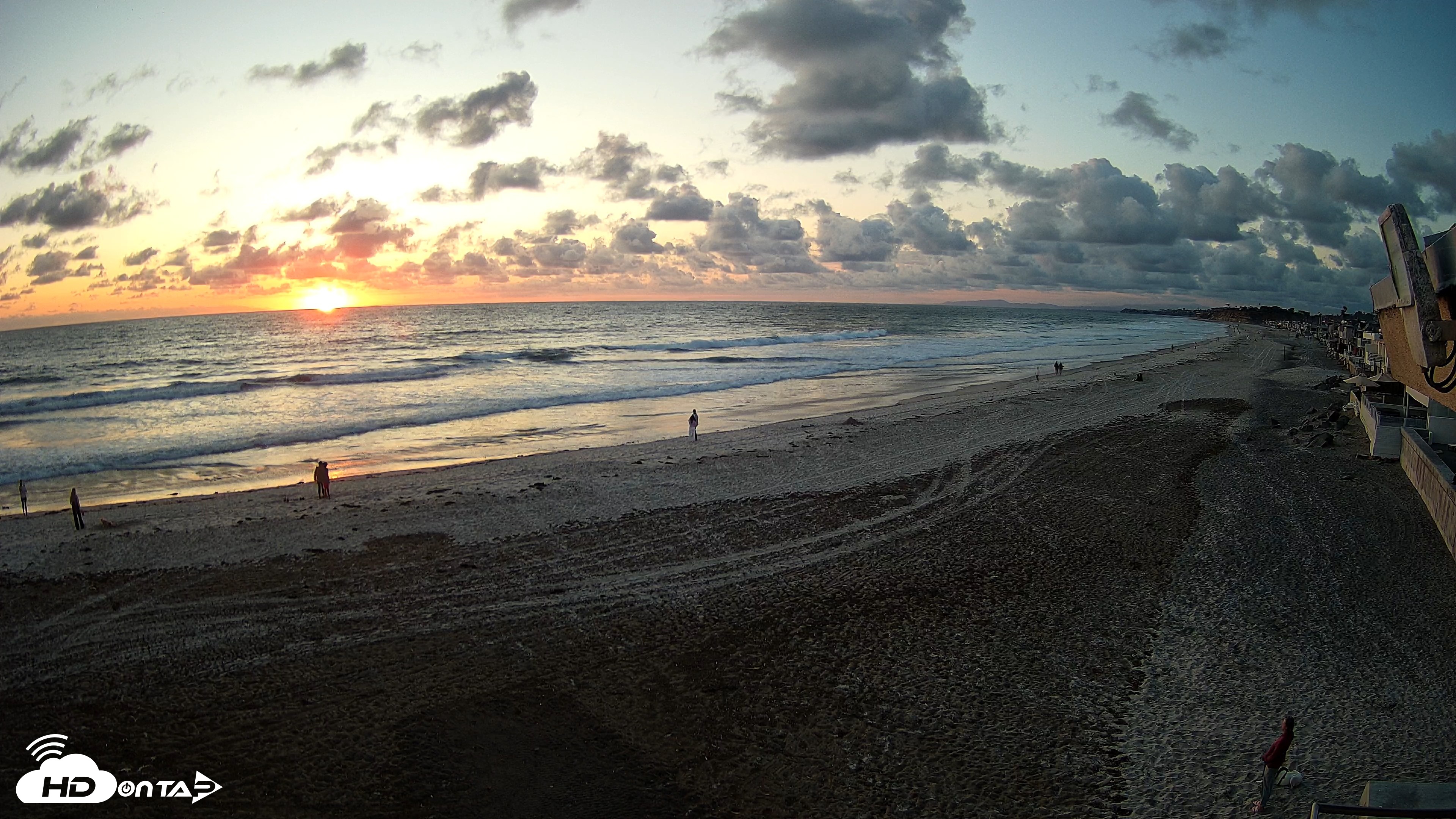 Snapshot of 17th St. Del Mar Beach - 4K NW View Live Cam taken May 5, 2026, 7:33pm PDT