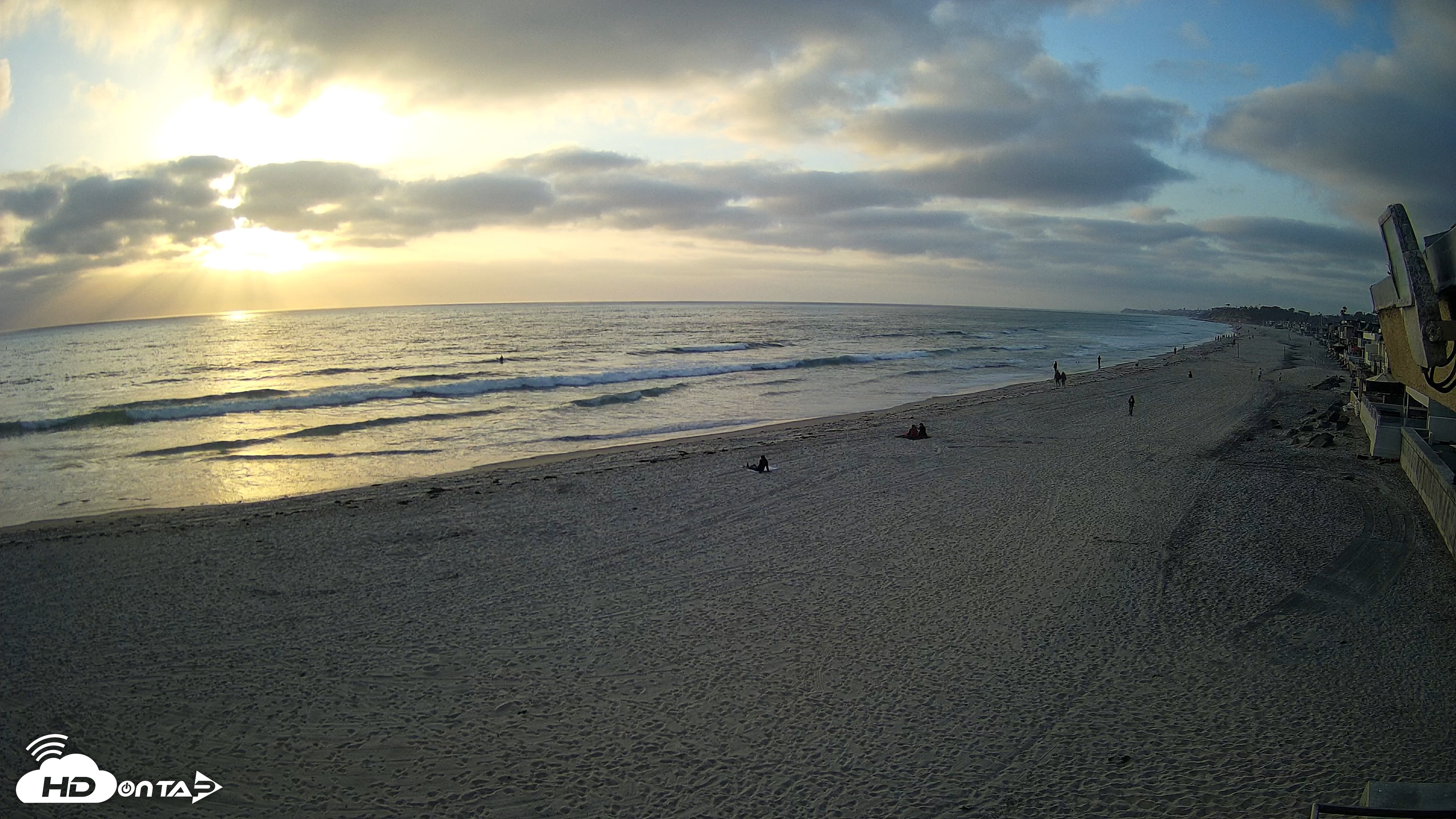 Snapshot of 17th St. Del Mar Beach - 4K NW View Live Cam taken Apr 30, 2026, 6:58pm PDT