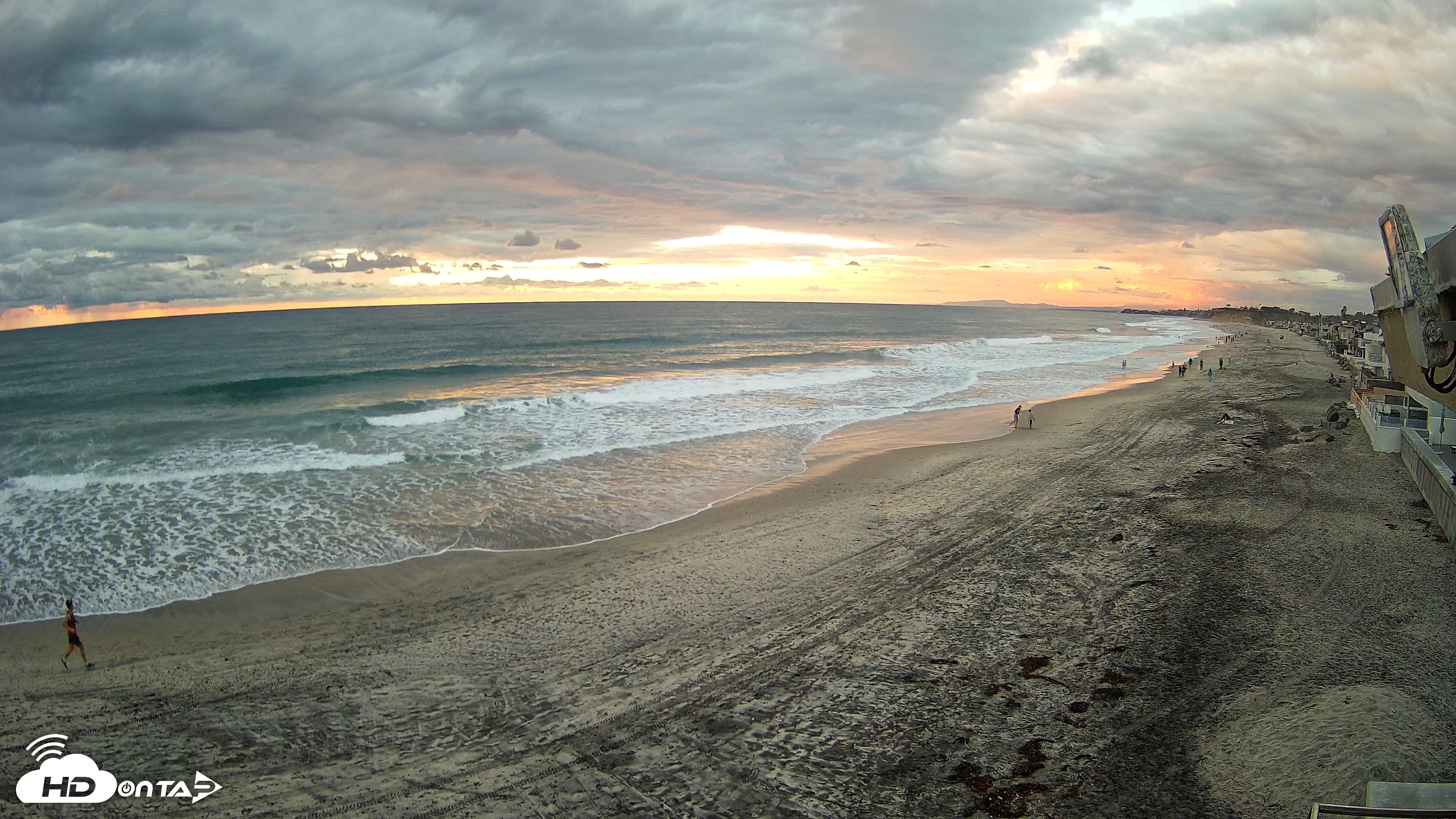 Snapshot of 17th St. Del Mar Beach - 4K NW View Live Cam taken Oct 23, 2026, 5:59pm PDT