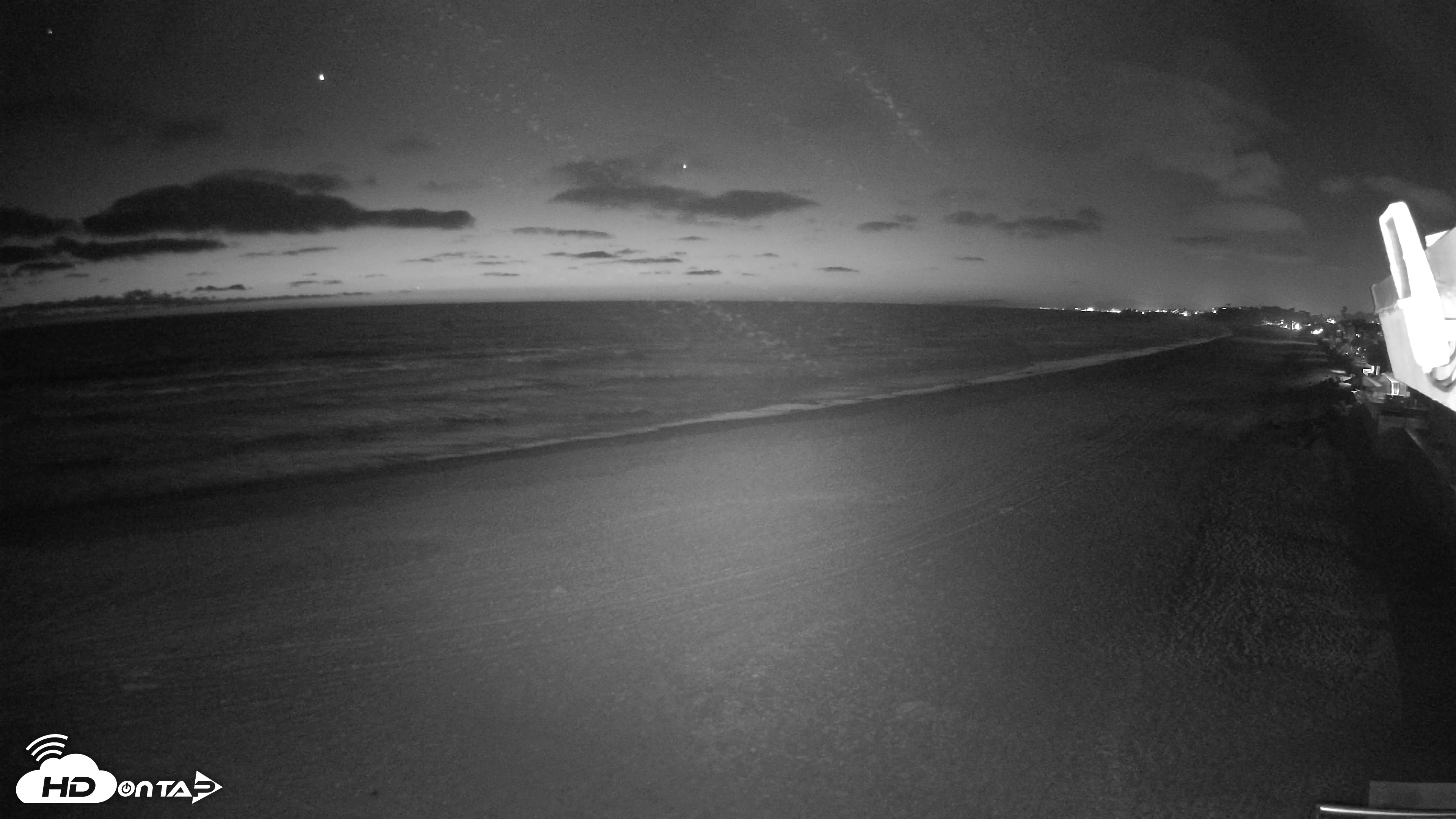 Snapshot of 17th St. Del Mar Beach - 4K NW View Live Cam taken May 6, 2026, 8:37pm PDT