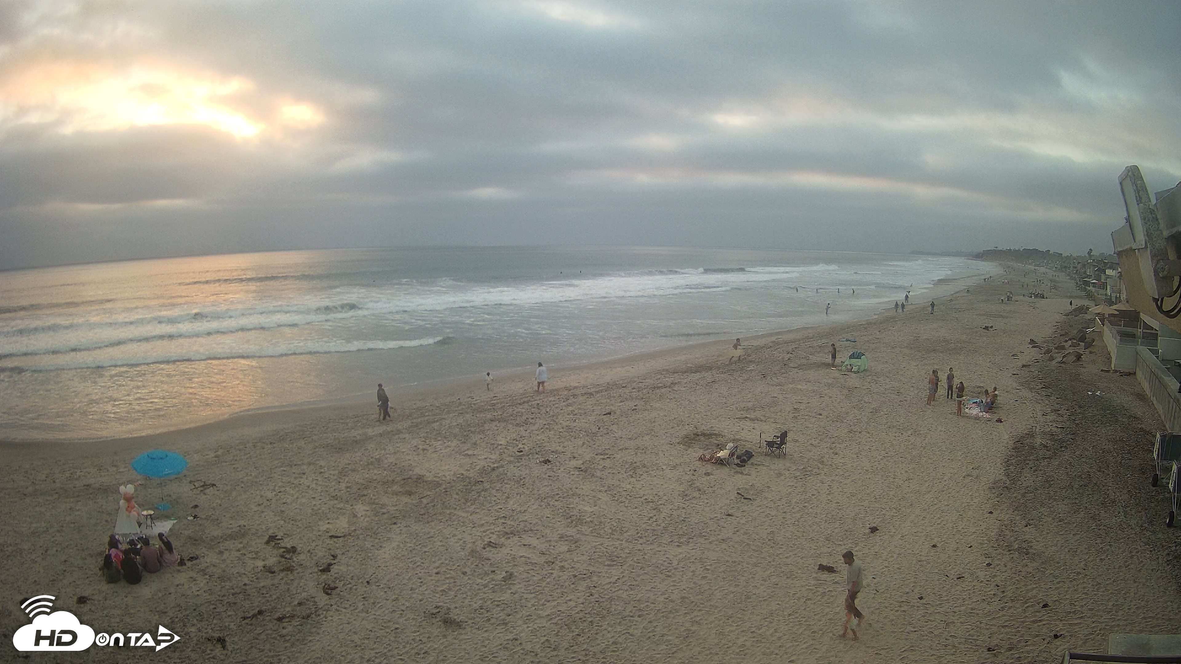 Snapshot of 17th St. Del Mar Beach - 4K NW View Live Cam taken Jun 4, 2026, 7:39pm PDT