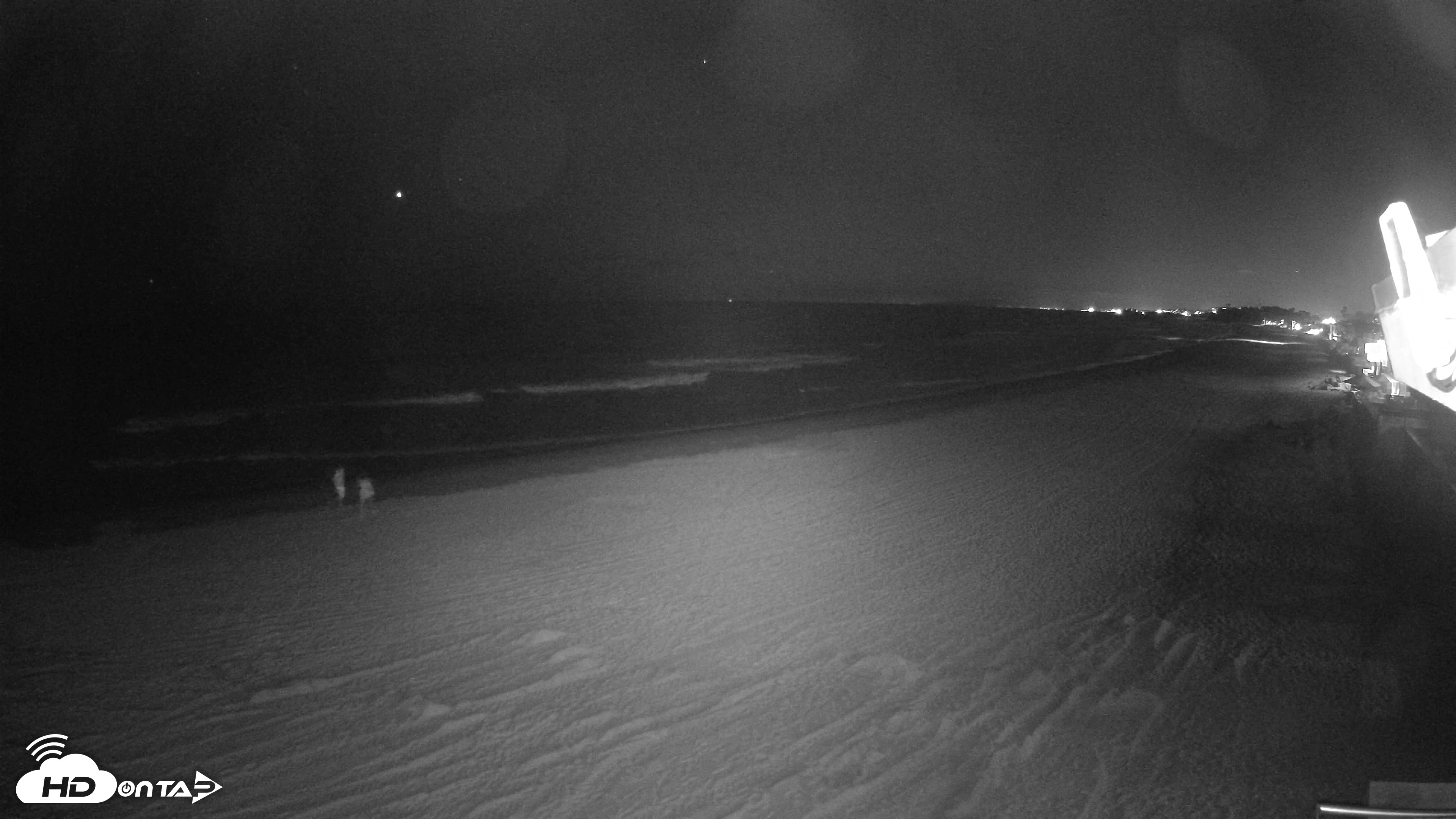 Snapshot of 17th St. Del Mar Beach - 4K NW View Live Cam taken May 13, 2026, 9:29pm PDT