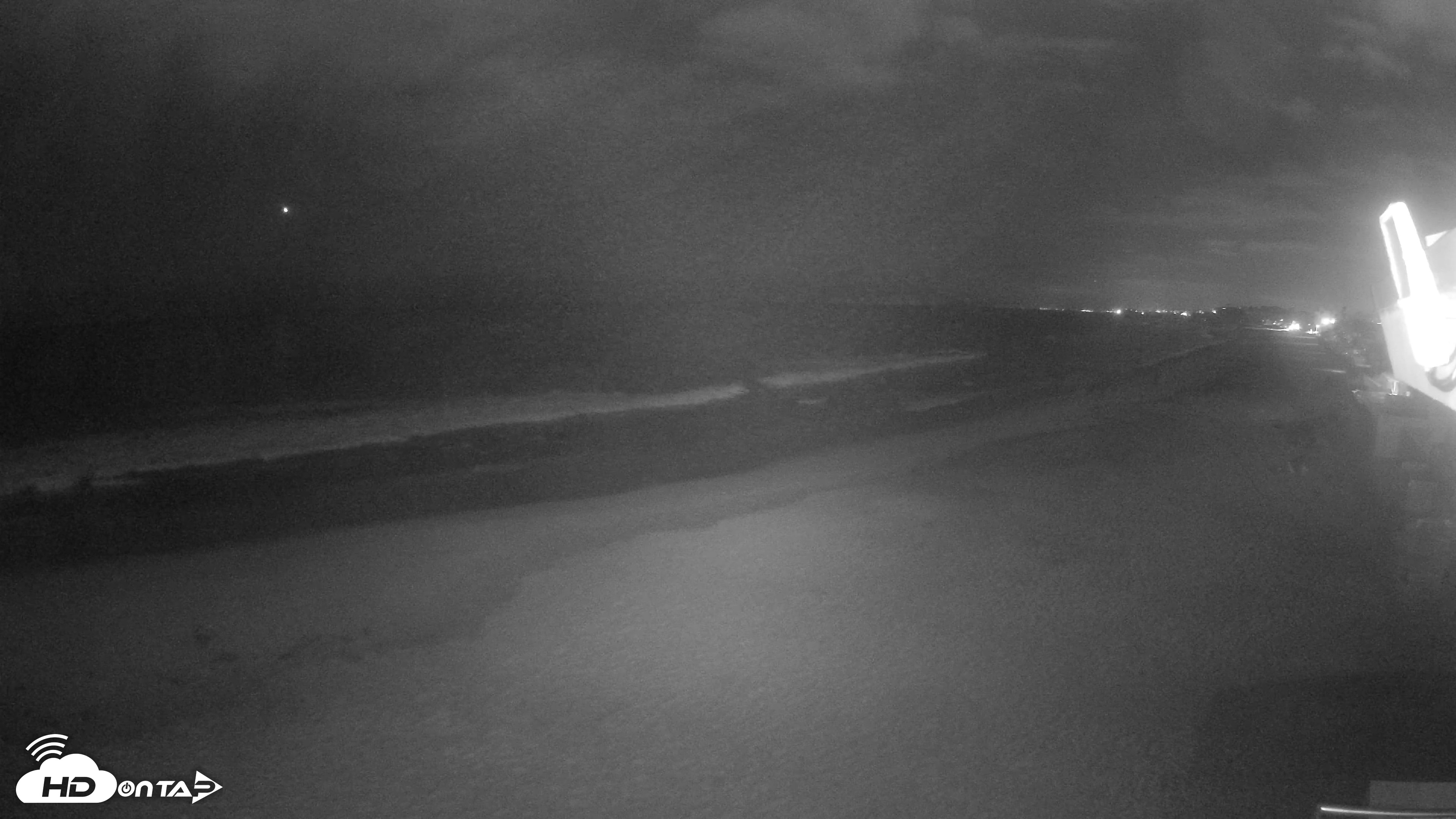 Snapshot of 17th St. Del Mar Beach - 4K NW View Live Cam taken Jun 26, 2026, 10:01pm PDT