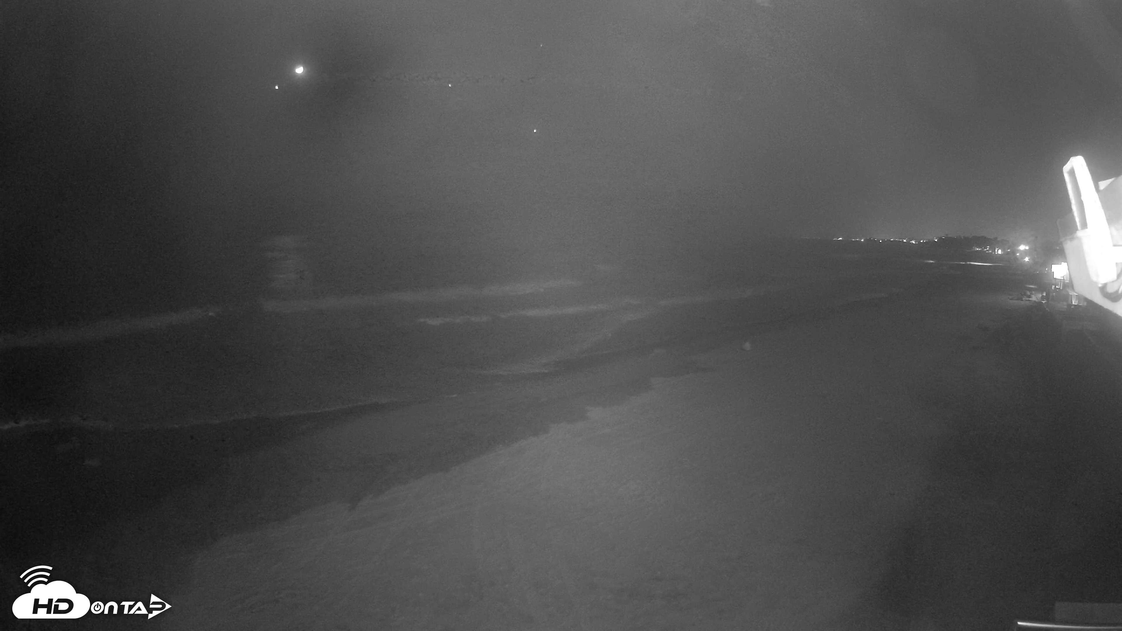 Snapshot of 17th St. Del Mar Beach - 4K NW View Live Cam taken May 18, 2026, 9:08pm PDT