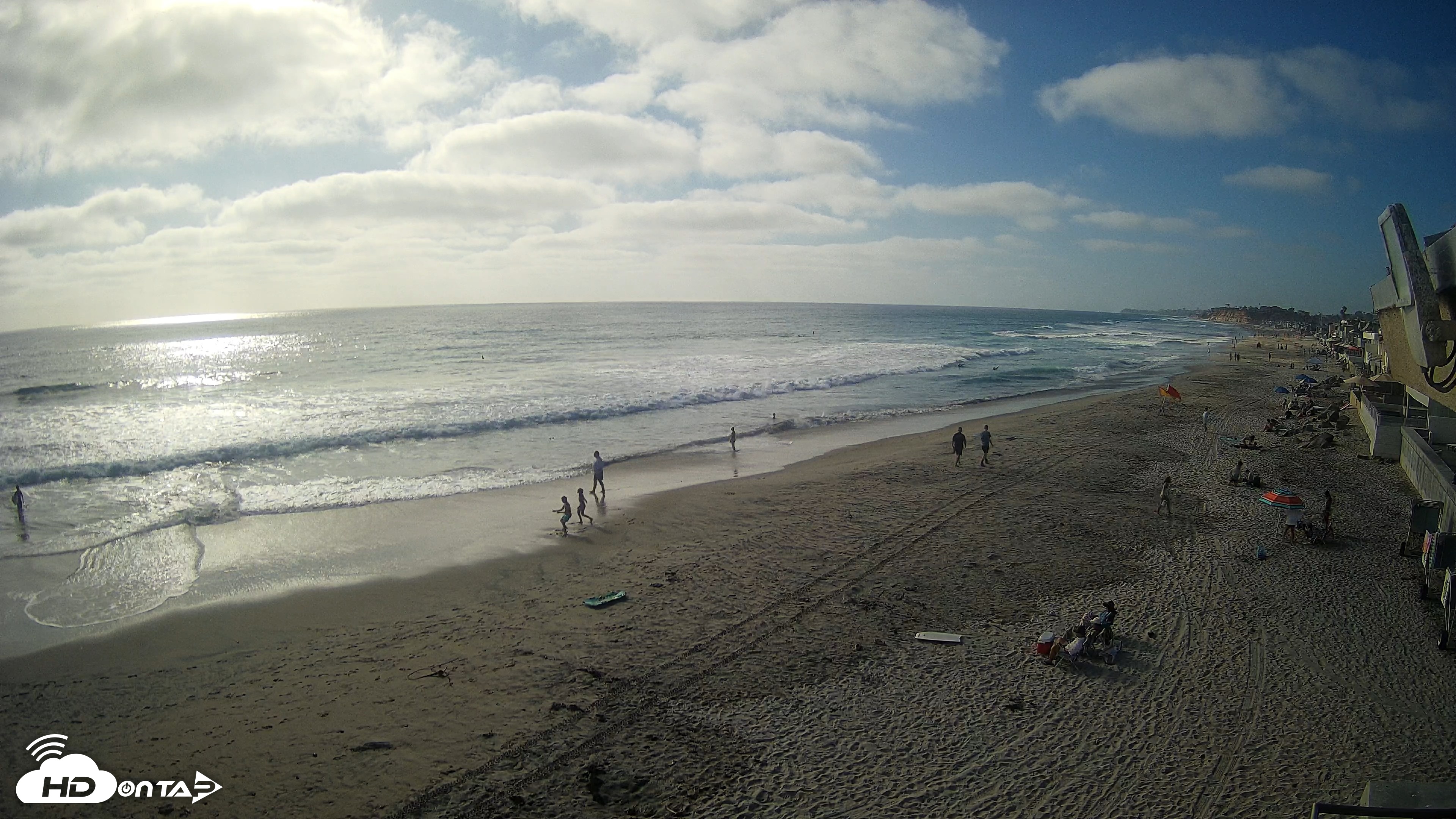 Snapshot of 17th St. Del Mar Beach - 4K NW View Live Cam taken Jun 9, 2026, 5:31pm PDT