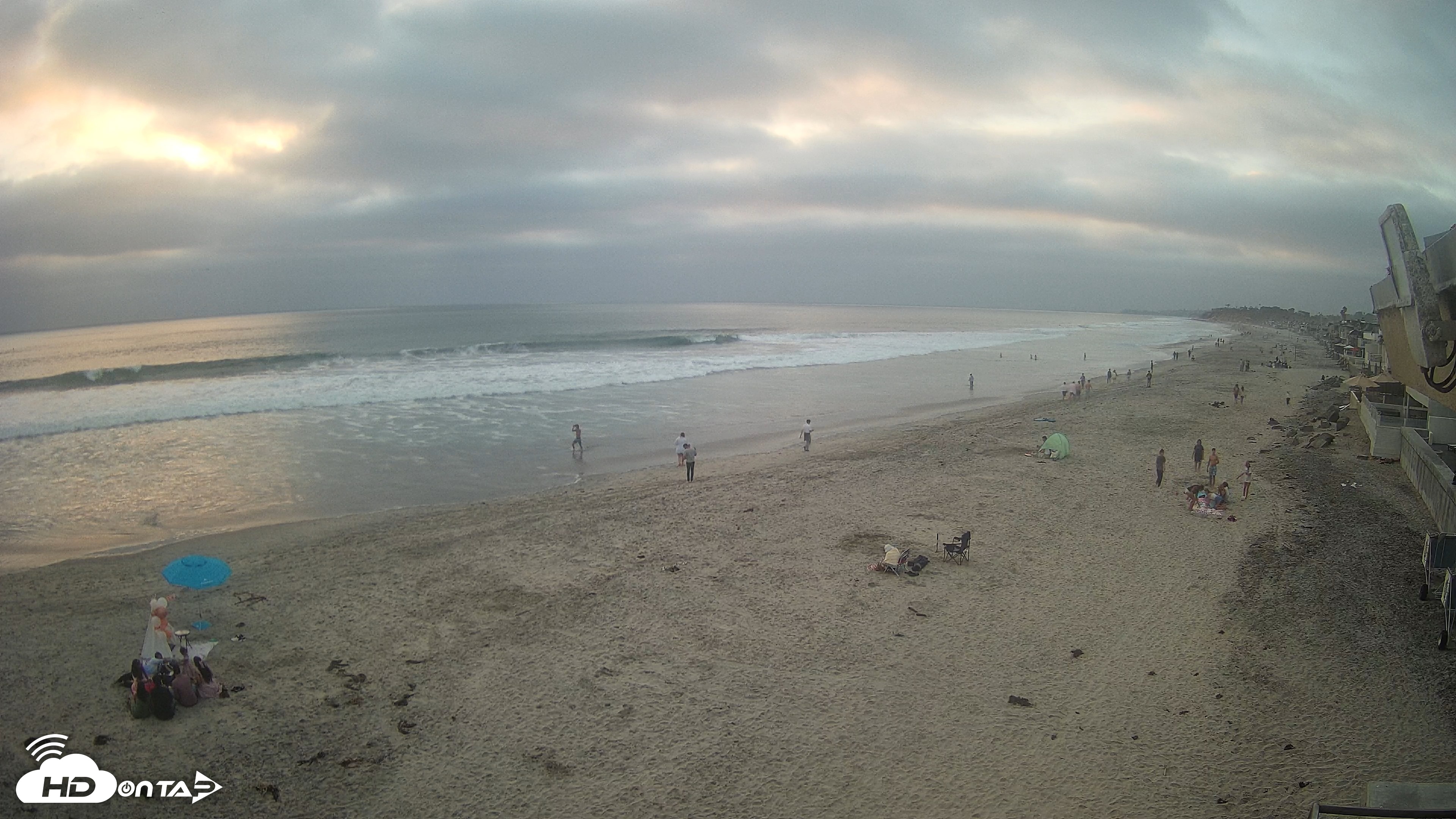 Snapshot of 17th St. Del Mar Beach - 4K NW View Live Cam taken Jun 4, 2026, 7:37pm PDT