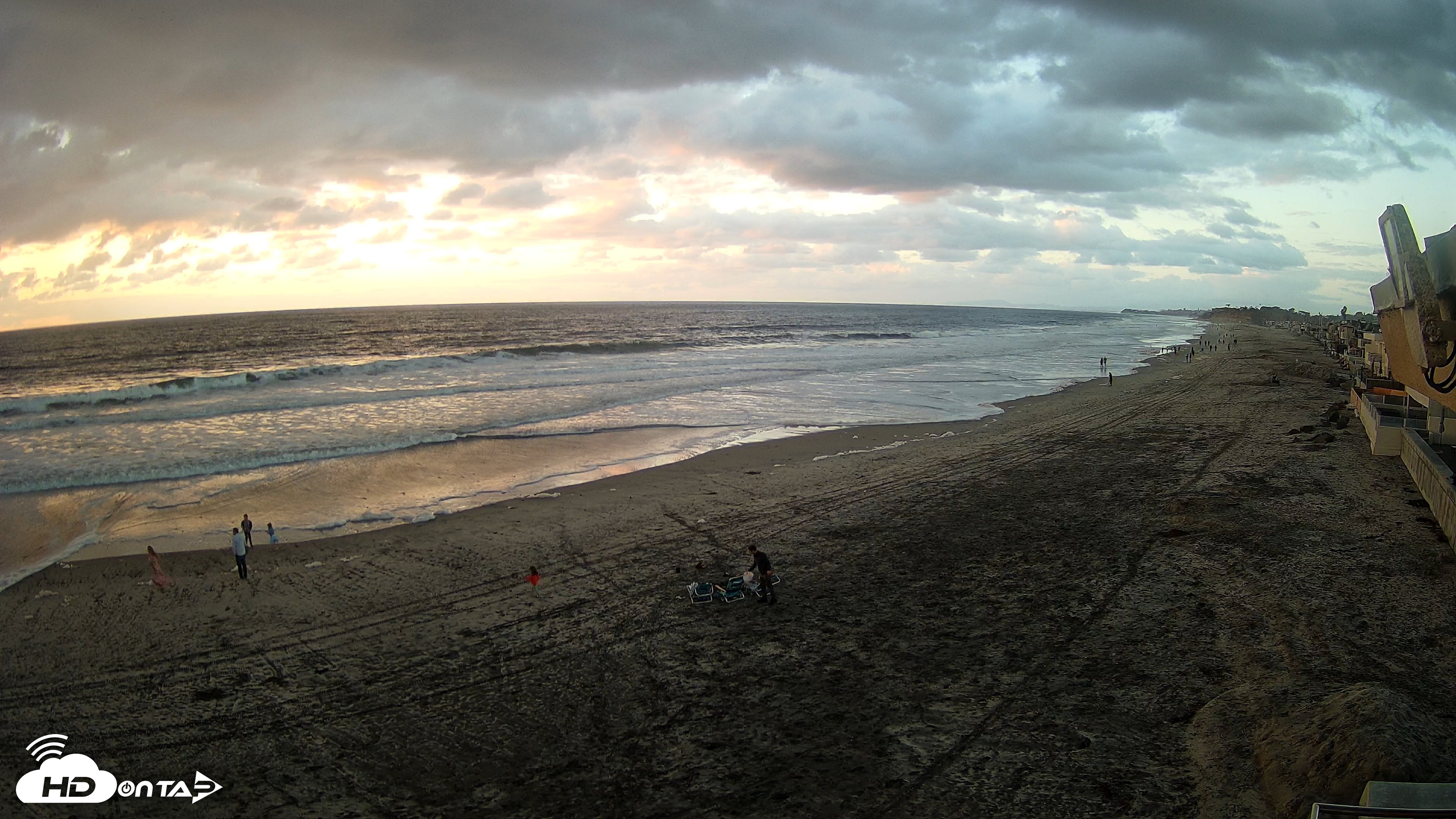 Snapshot of 17th St. Del Mar Beach - 4K NW View Live Cam taken Oct 12, 2026, 6:15pm PDT