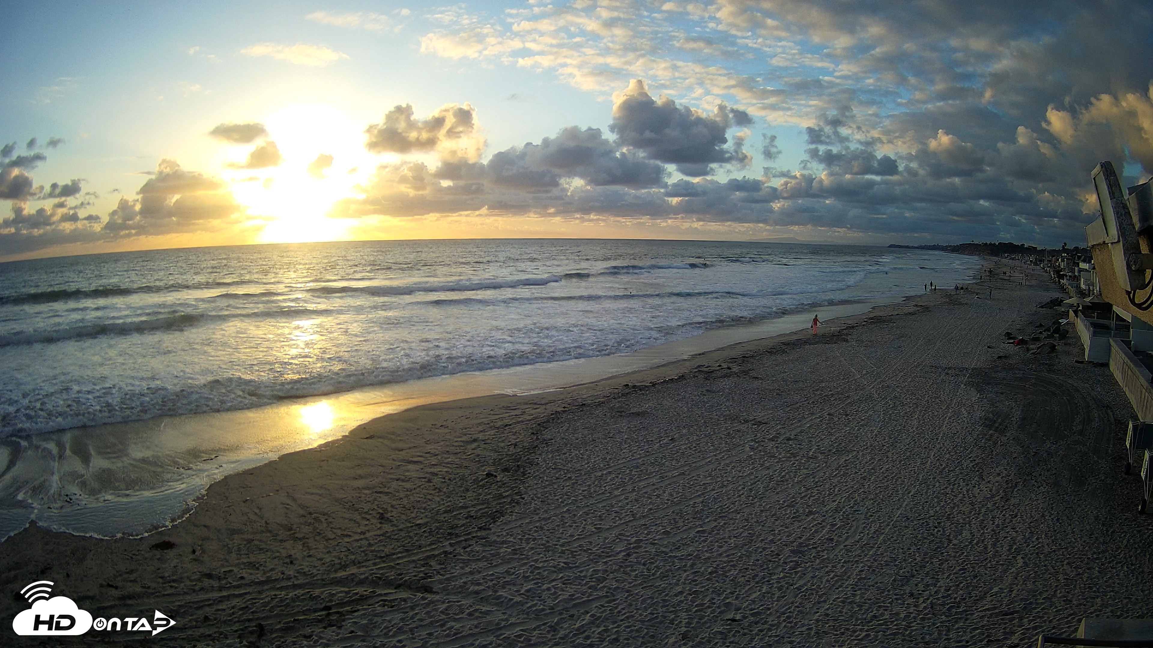 Snapshot of 17th St. Del Mar Beach - 4K NW View Live Cam taken May 27, 2026, 7:31pm PDT