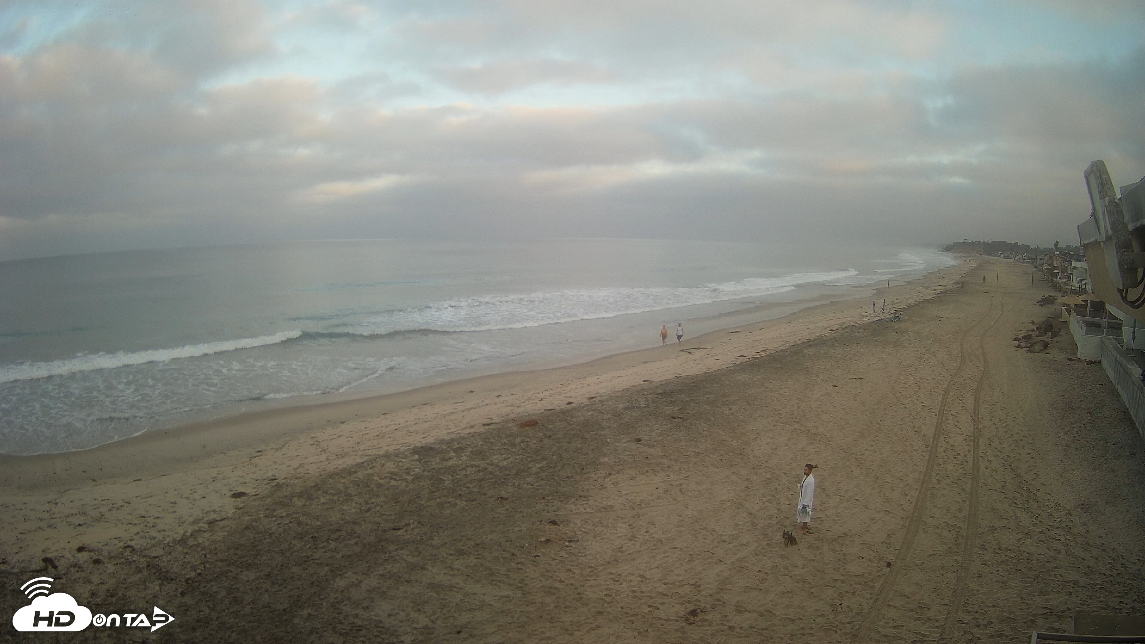 Snapshot of 17th St. Del Mar Beach - 4K NW View Live Cam taken Sep 25, 2026, 7:10am PDT