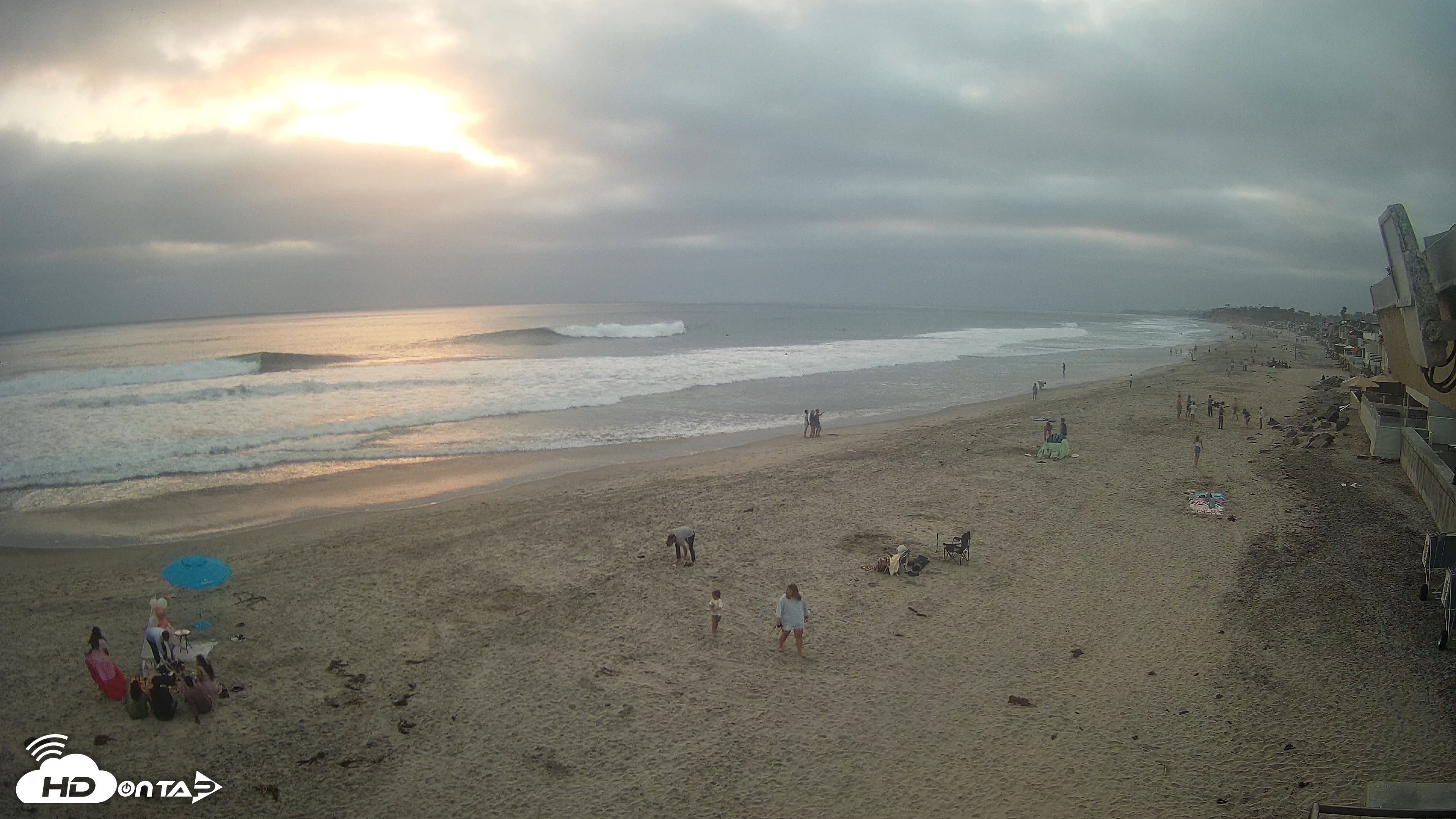 Snapshot of 17th St. Del Mar Beach - 4K NW View Live Cam taken Jun 4, 2026, 7:43pm PDT