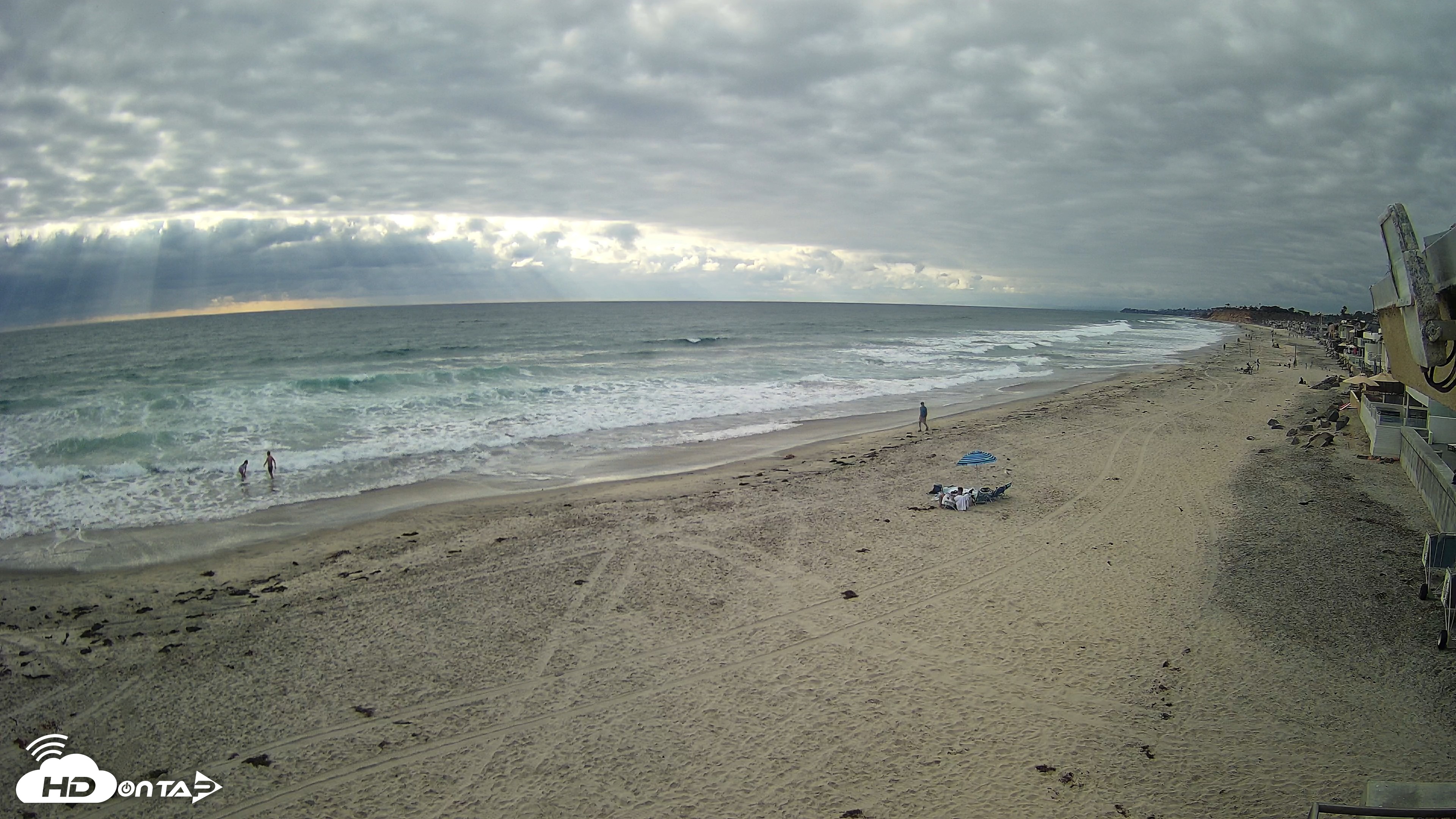 Snapshot of 17th St. Del Mar Beach - 4K NW View Live Cam taken May 26, 2026, 5:50pm PDT