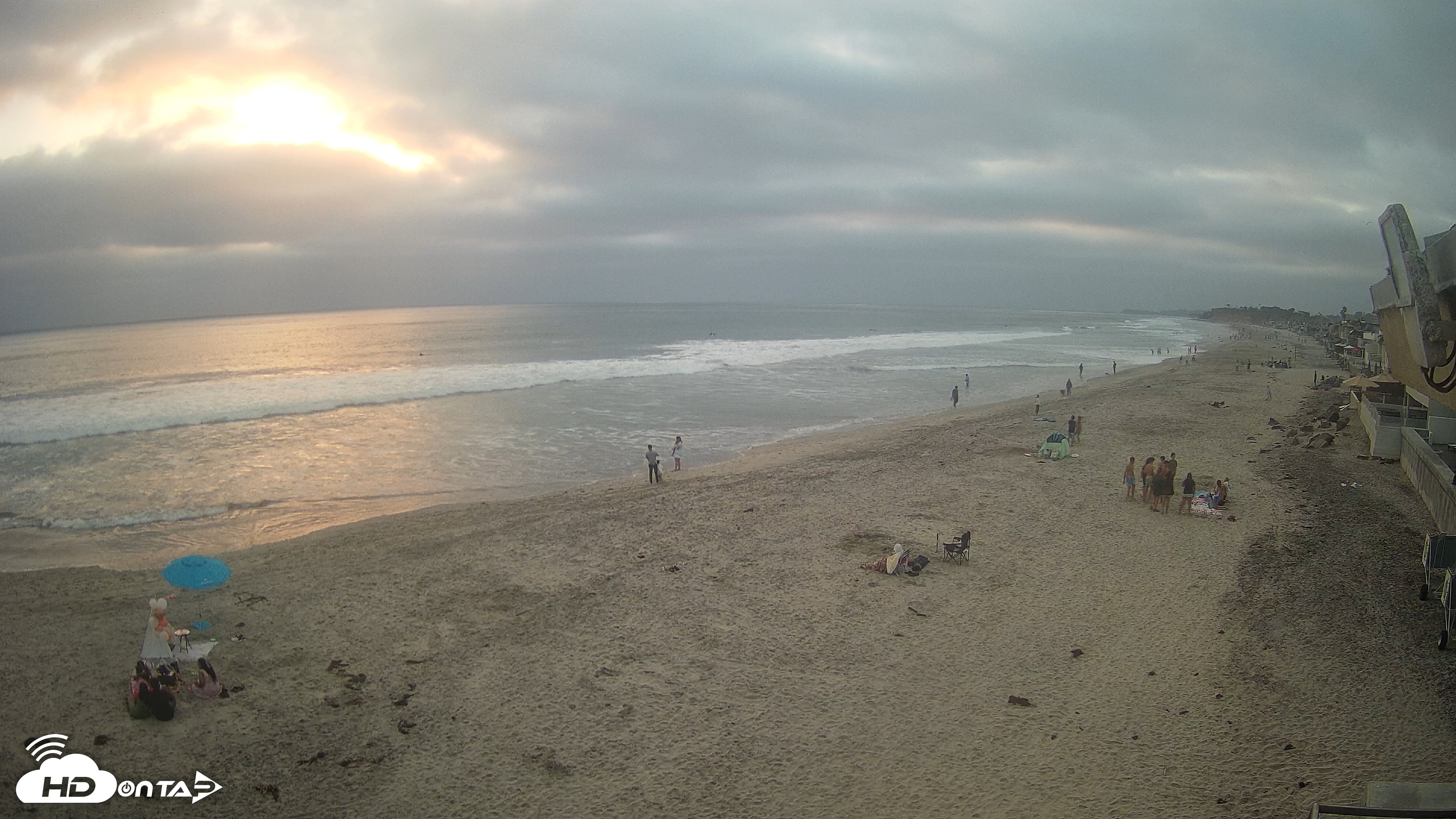 Snapshot of 17th St. Del Mar Beach - 4K NW View Live Cam taken Jun 4, 2026, 7:41pm PDT
