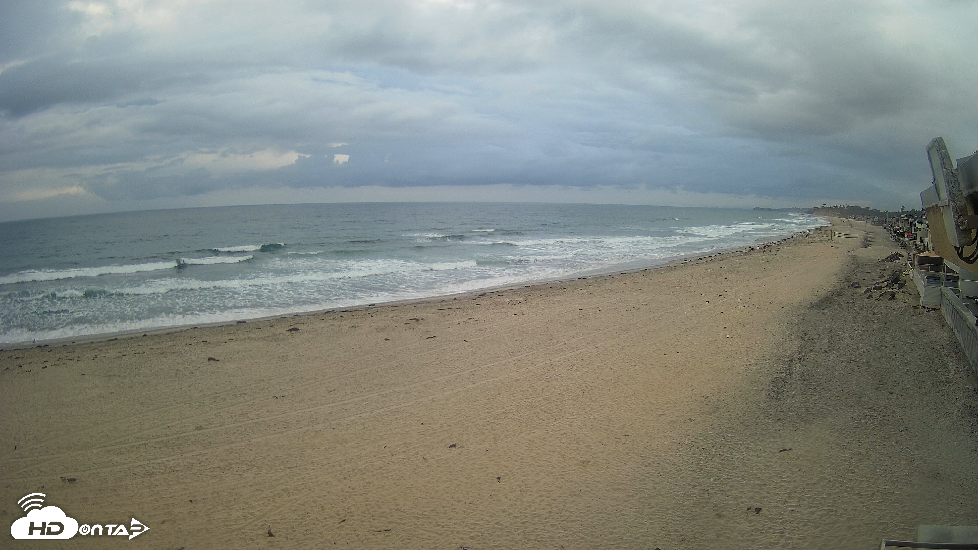 Snapshot of 17th St. Del Mar Beach - 4K NW View Live Cam taken Apr 25, 2026, 6:30pm PDT