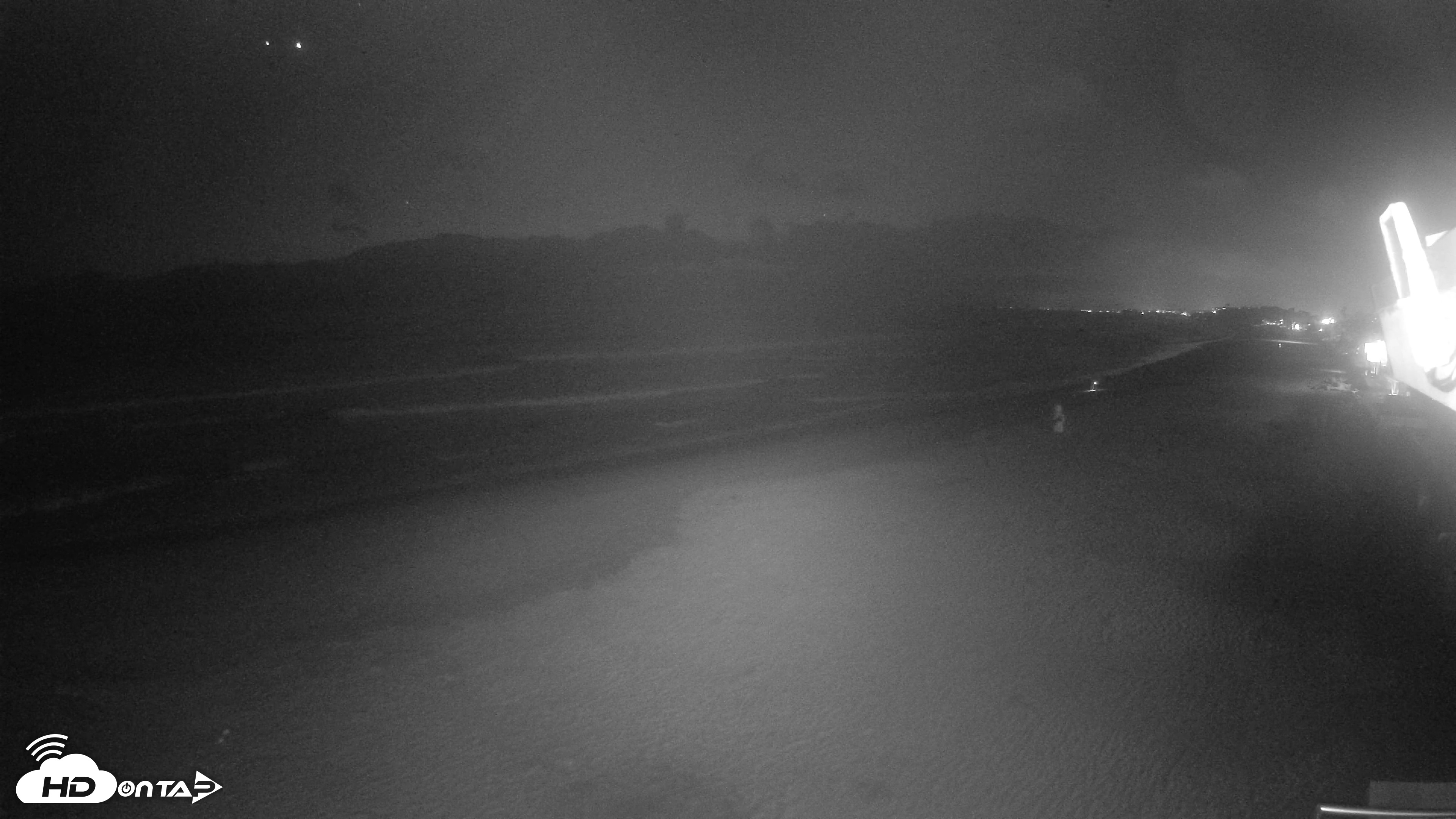 Snapshot of 17th St. Del Mar Beach - 4K NW View Live Cam taken Jun 7, 2026, 9:05pm PDT
