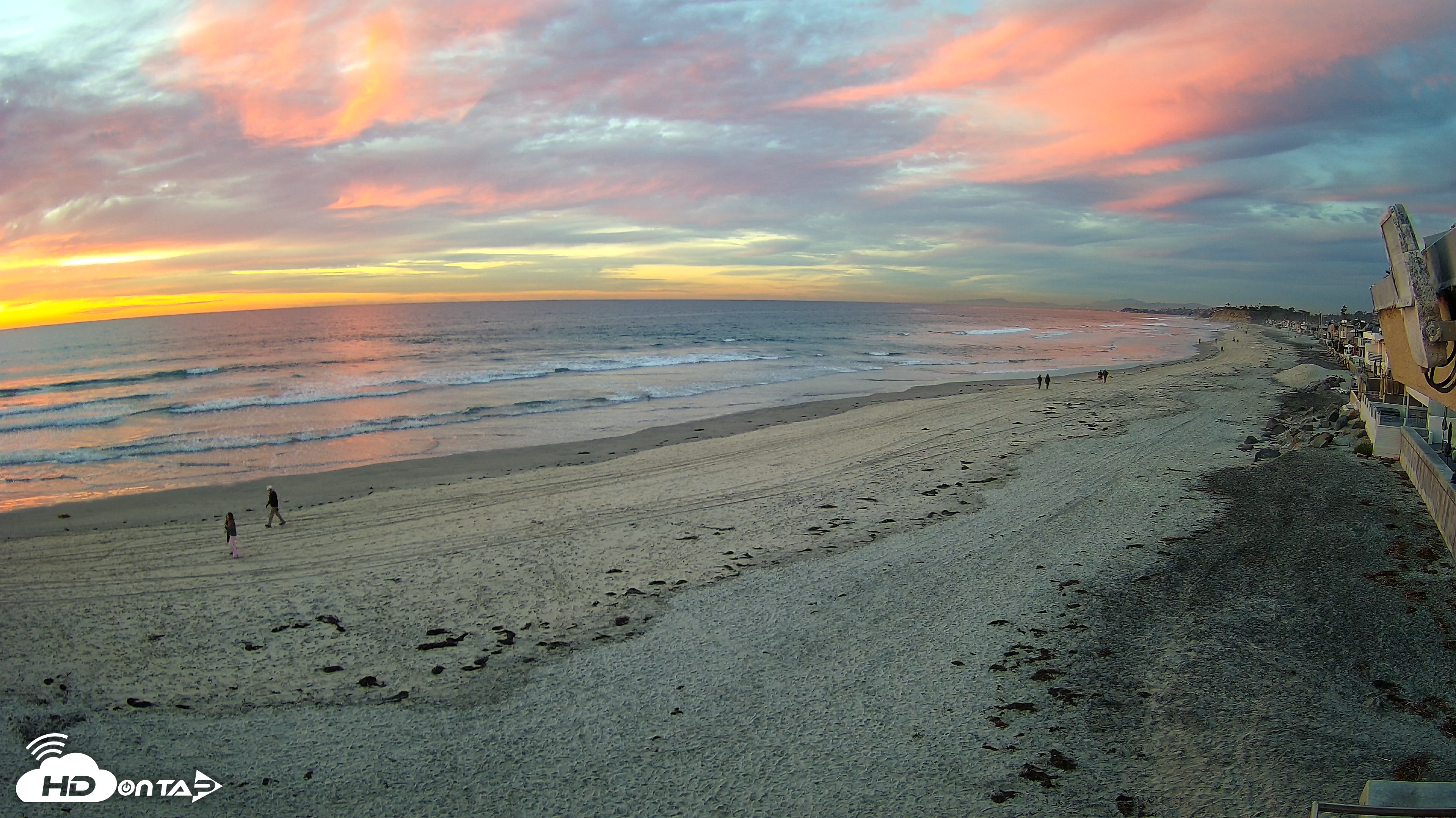Snapshot of 17th St. Del Mar Beach - 4K NW View Live Cam taken Jan 27, 2026, 5:26pm PST