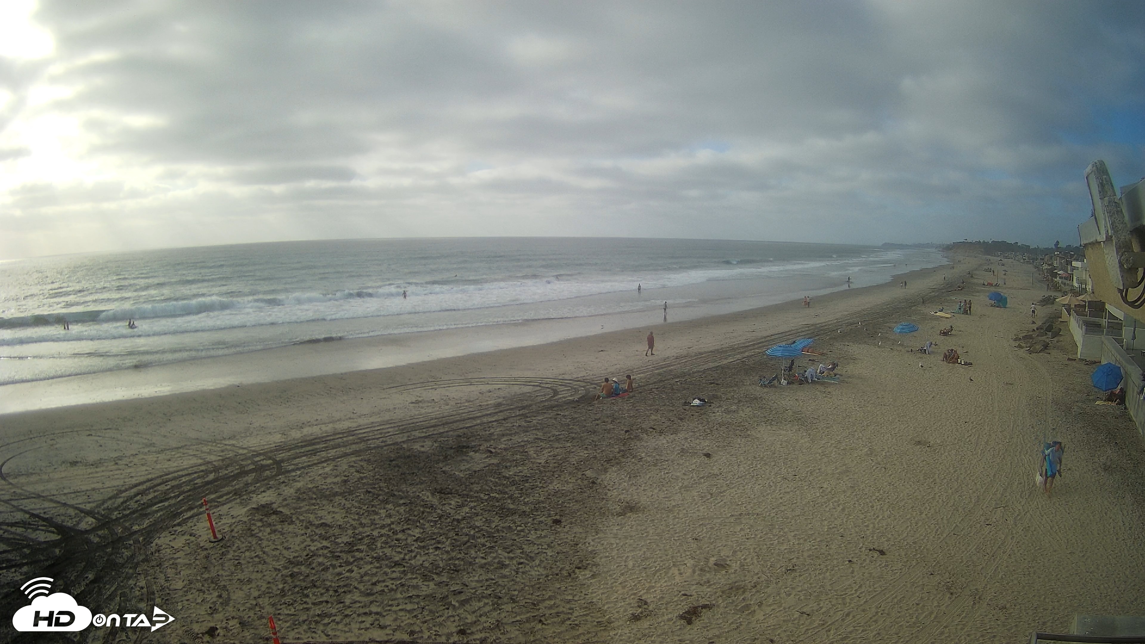 Snapshot of 17th St. Del Mar Beach - 4K NW View Live Cam taken Sep 14, 2026, 5:13pm PDT