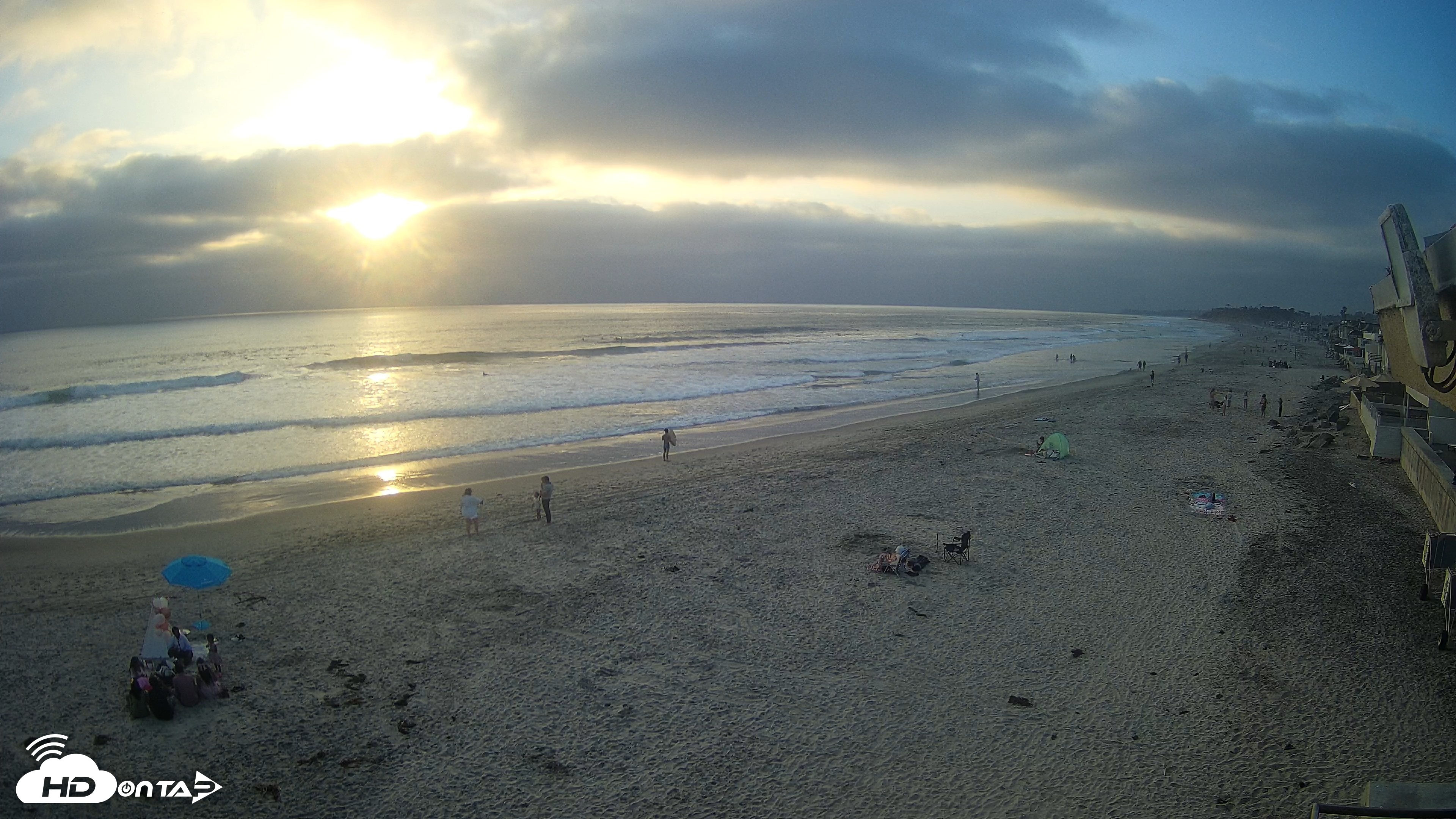 Snapshot of 17th St. Del Mar Beach - 4K NW View Live Cam taken Jun 4, 2026, 7:23pm PDT