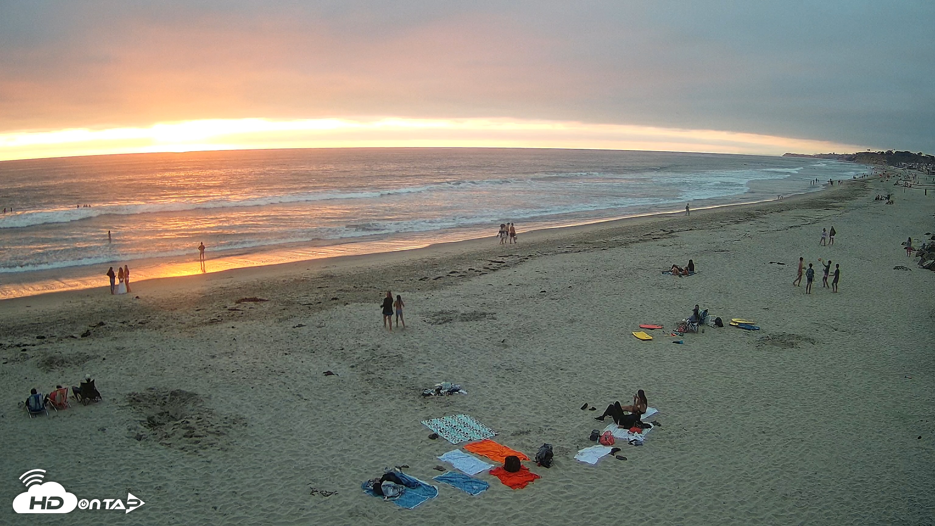 Snapshot of 17th St. Del Mar Beach - 4K NW View Live Cam taken Jul 18, 2025, 7:39pm PDT