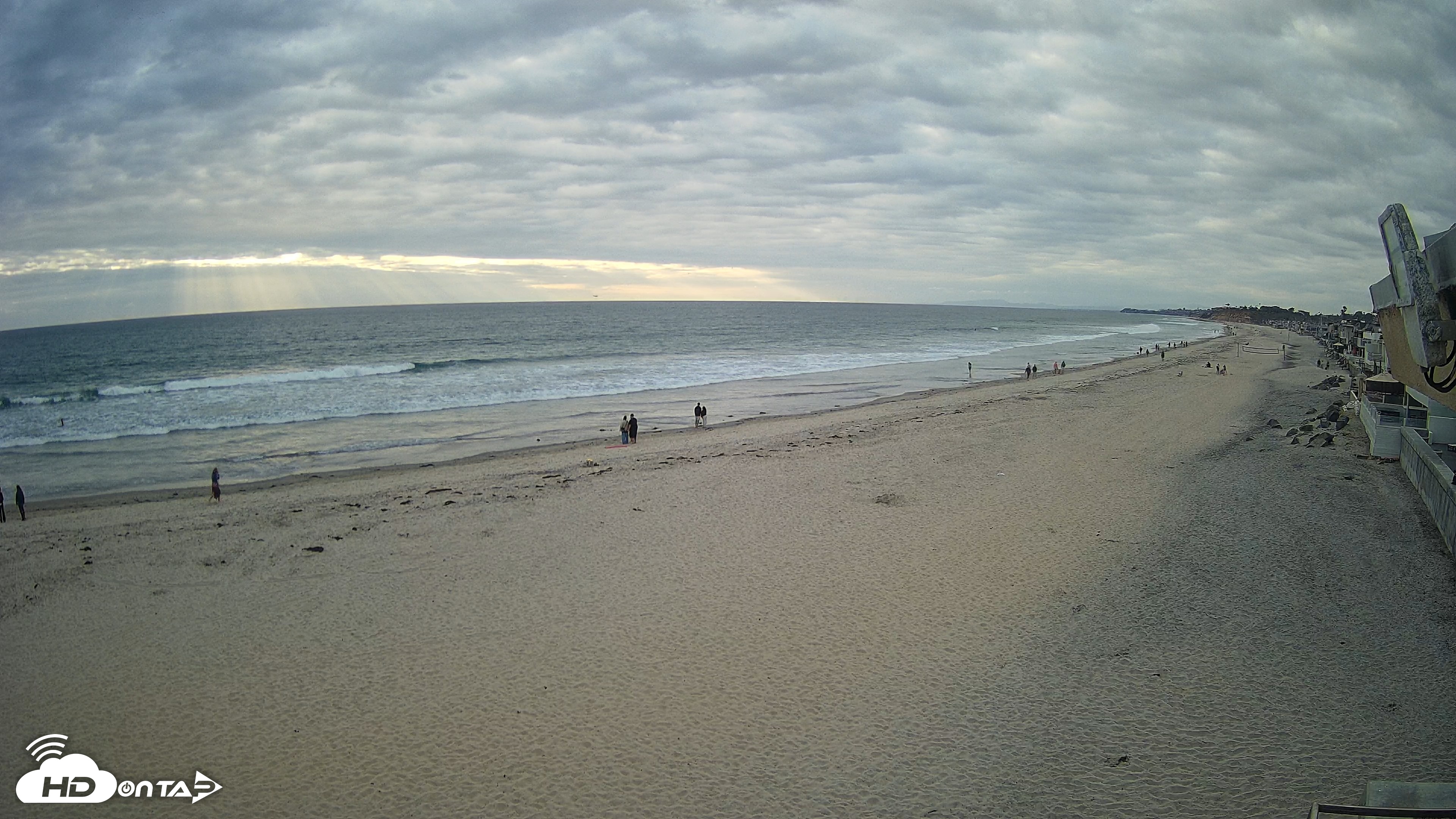 Snapshot of 17th St. Del Mar Beach - 4K NW View Live Cam taken May 3, 2026, 6:22pm PDT