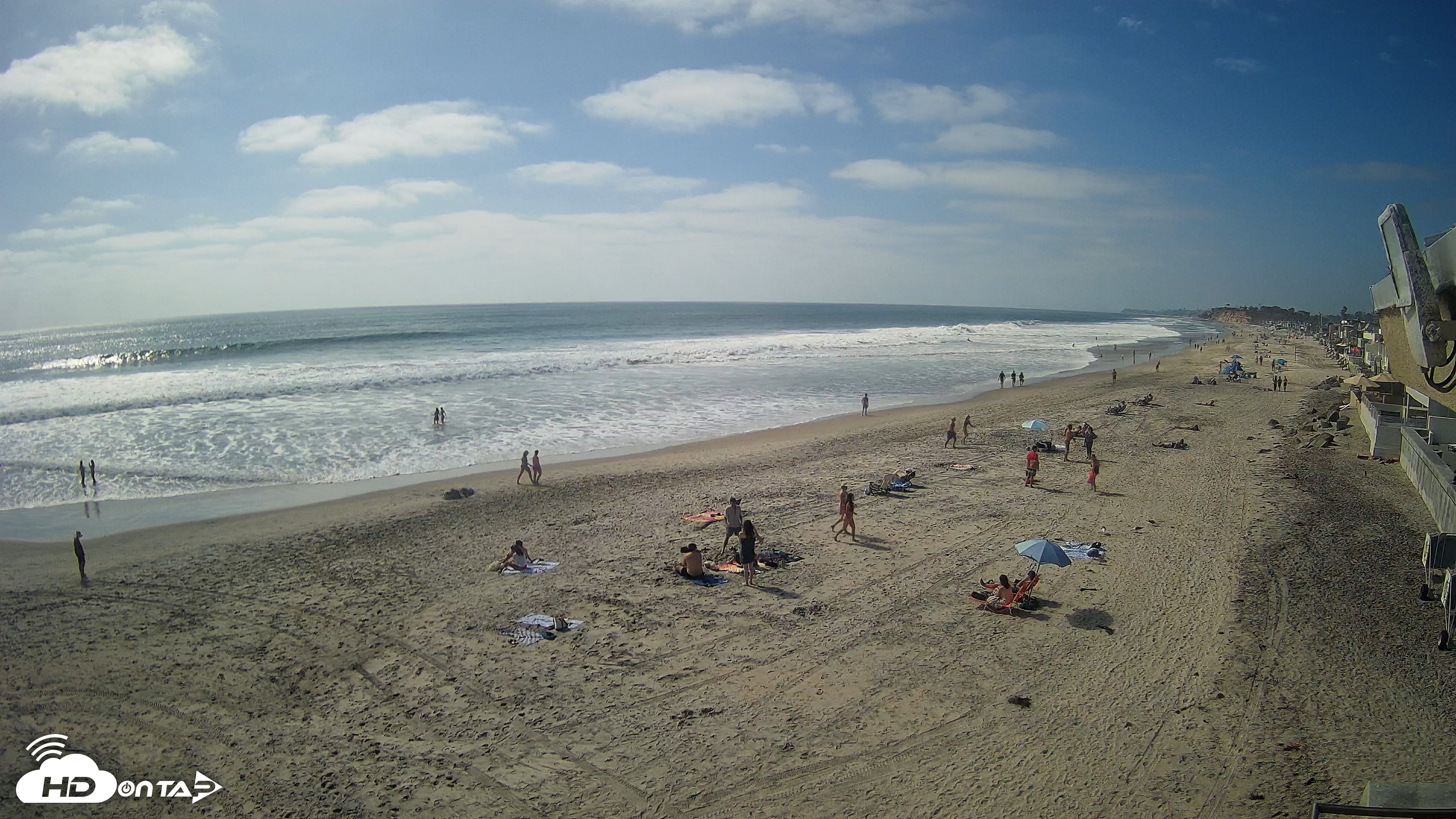 Snapshot of 17th St. Del Mar Beach - 4K NW View Live Cam taken Jun 1, 2026, 4:14pm PDT