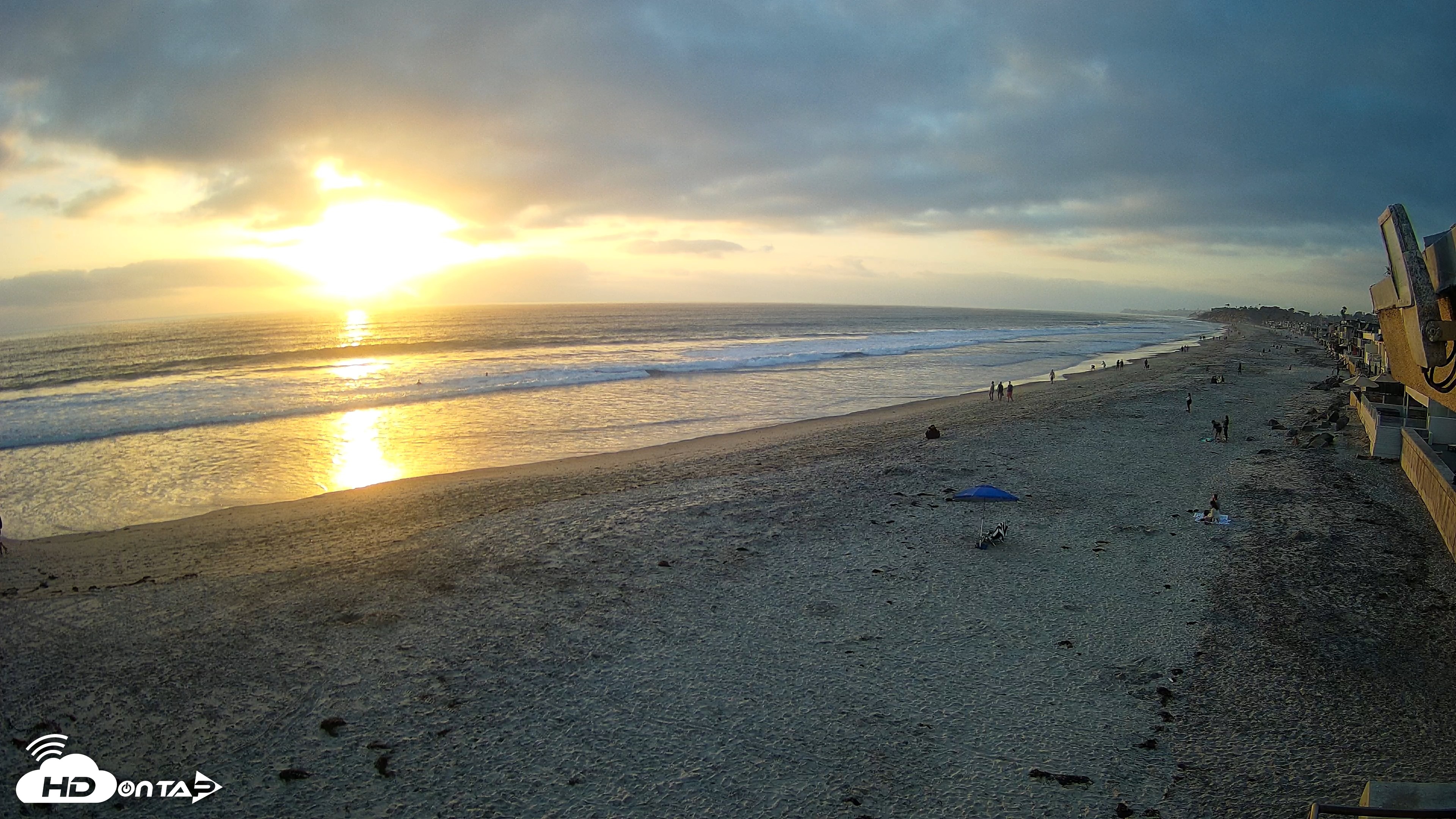 Snapshot of 17th St. Del Mar Beach - 4K NW View Live Cam taken May 21, 2026, 7:25pm PDT
