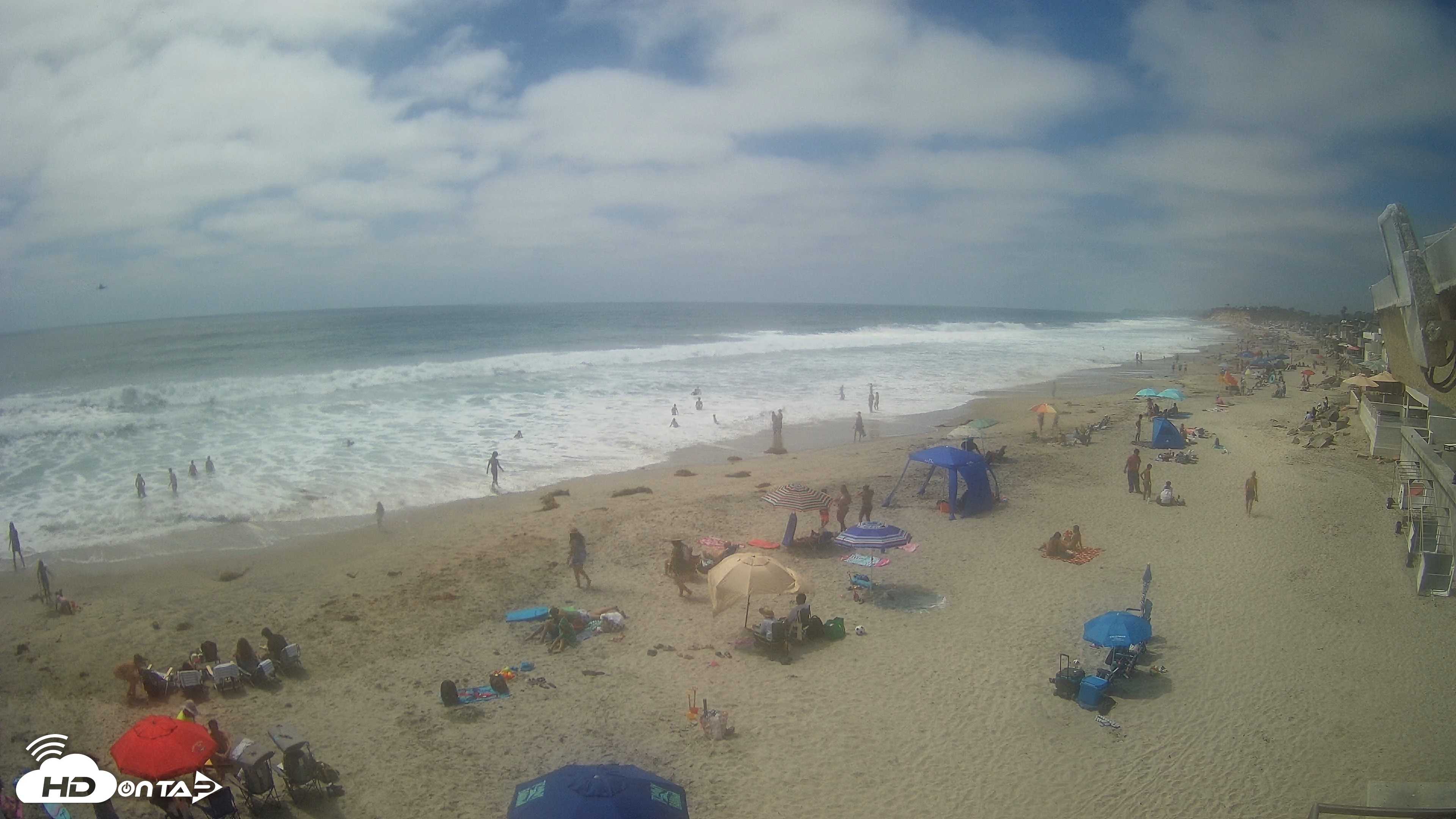 Snapshot of 17th St. Del Mar Beach - 4K NW View Live Cam taken Jul 8, 2026, 3:02pm PDT