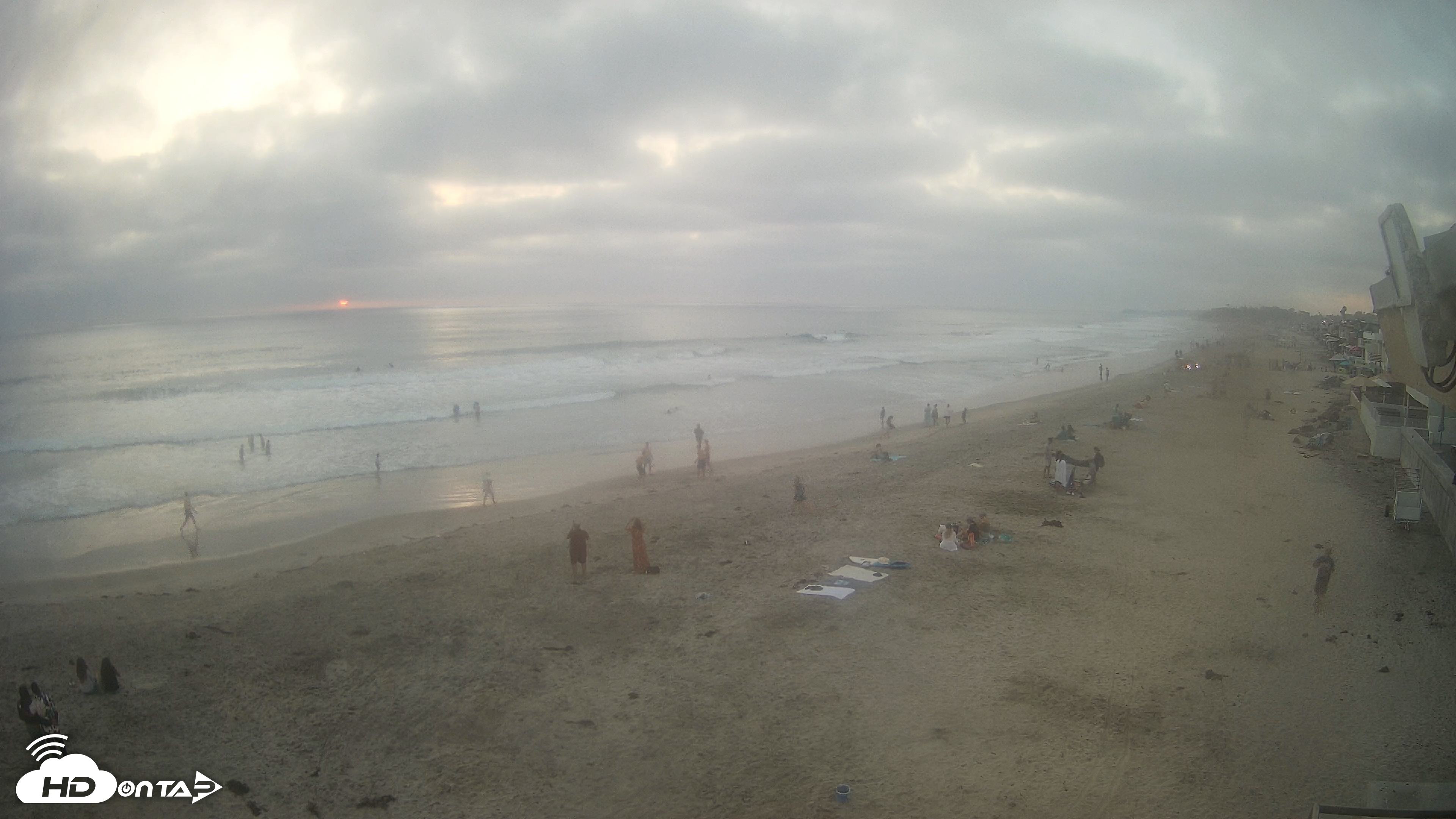 Snapshot of 17th St. Del Mar Beach - 4K NW View Live Cam taken Aug 1, 2026, 7:44pm PDT