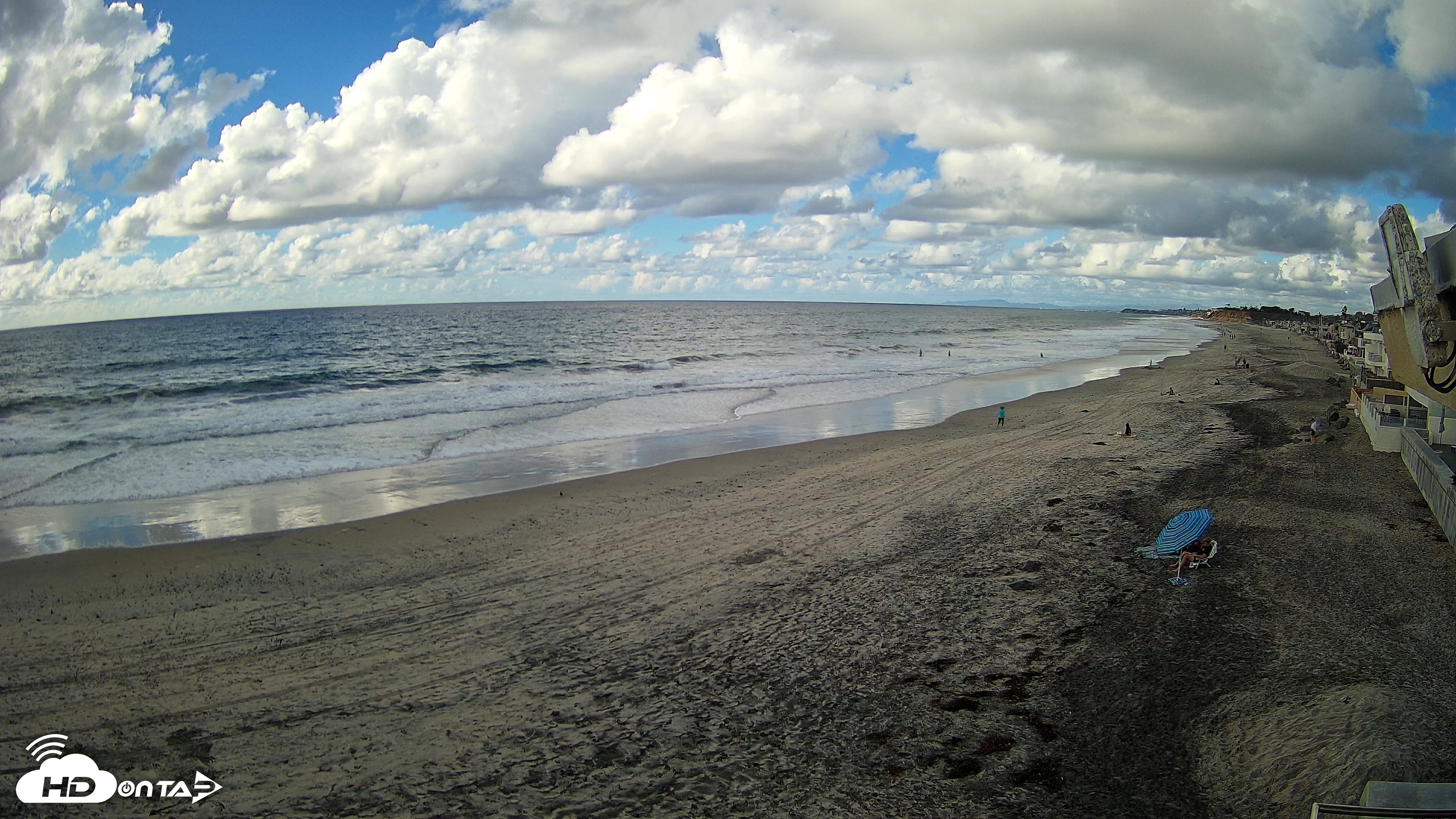 Snapshot of 17th St. Del Mar Beach - 4K NW View Live Cam taken Oct 22, 2026, 3:28pm PDT