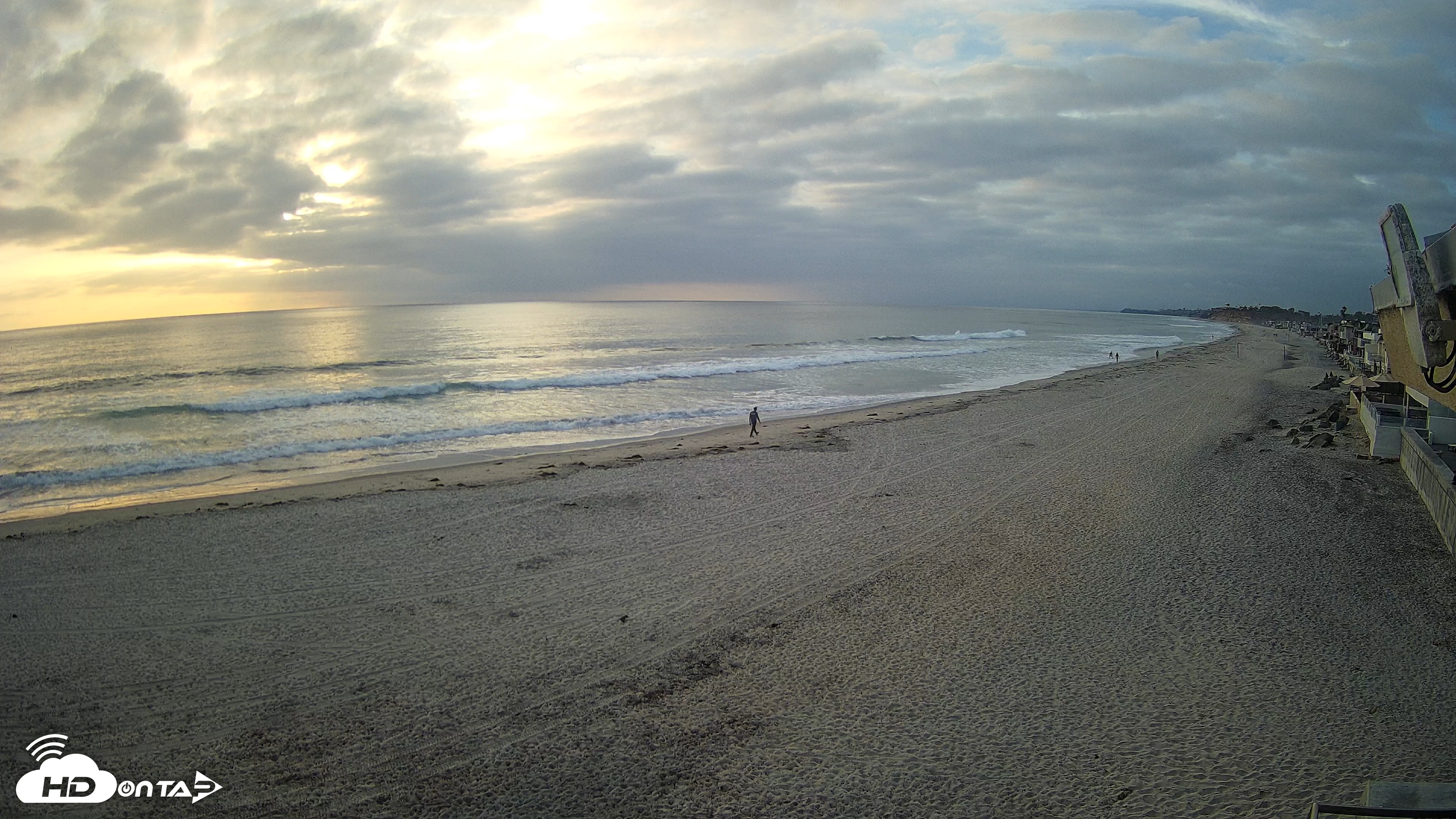 Snapshot of 17th St. Del Mar Beach - 4K NW View Live Cam taken May 12, 2026, 7:09pm PDT
