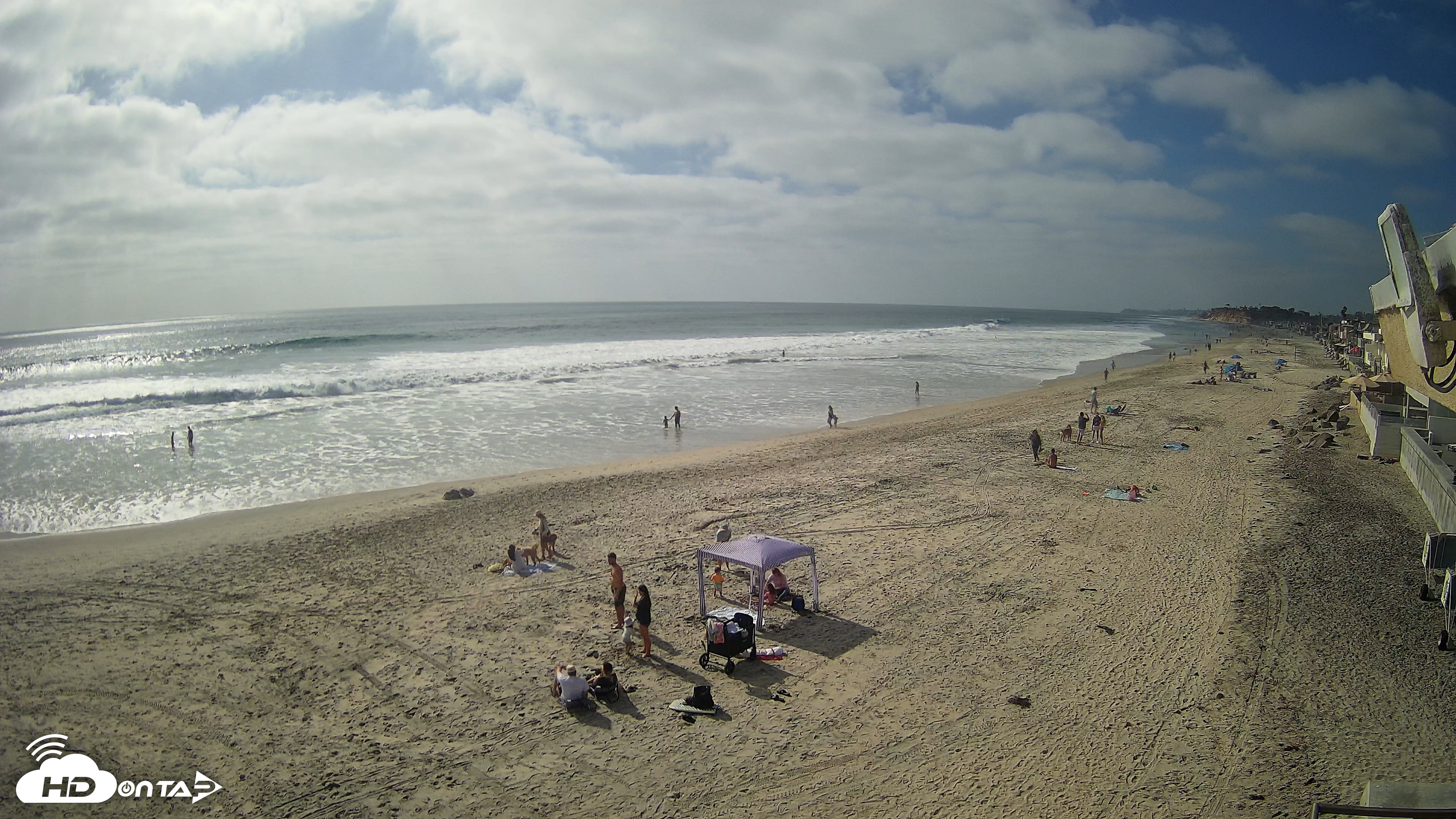 Snapshot of 17th St. Del Mar Beach - 4K NW View Live Cam taken Jun 1, 2026, 4:48pm PDT
