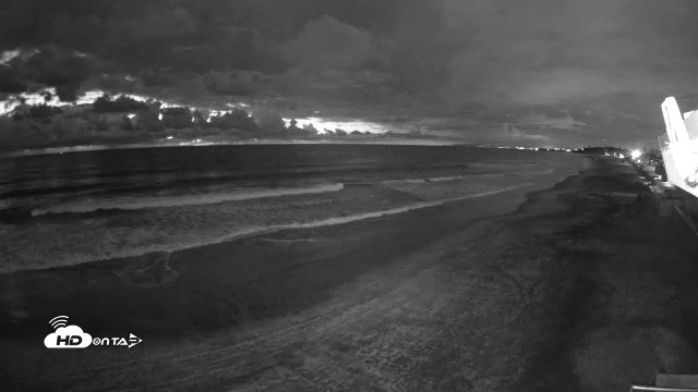 Snapshot of 17th St. Del Mar Beach - 4K NW View Live Cam taken Oct 23, 2026, 6:51pm PDT
