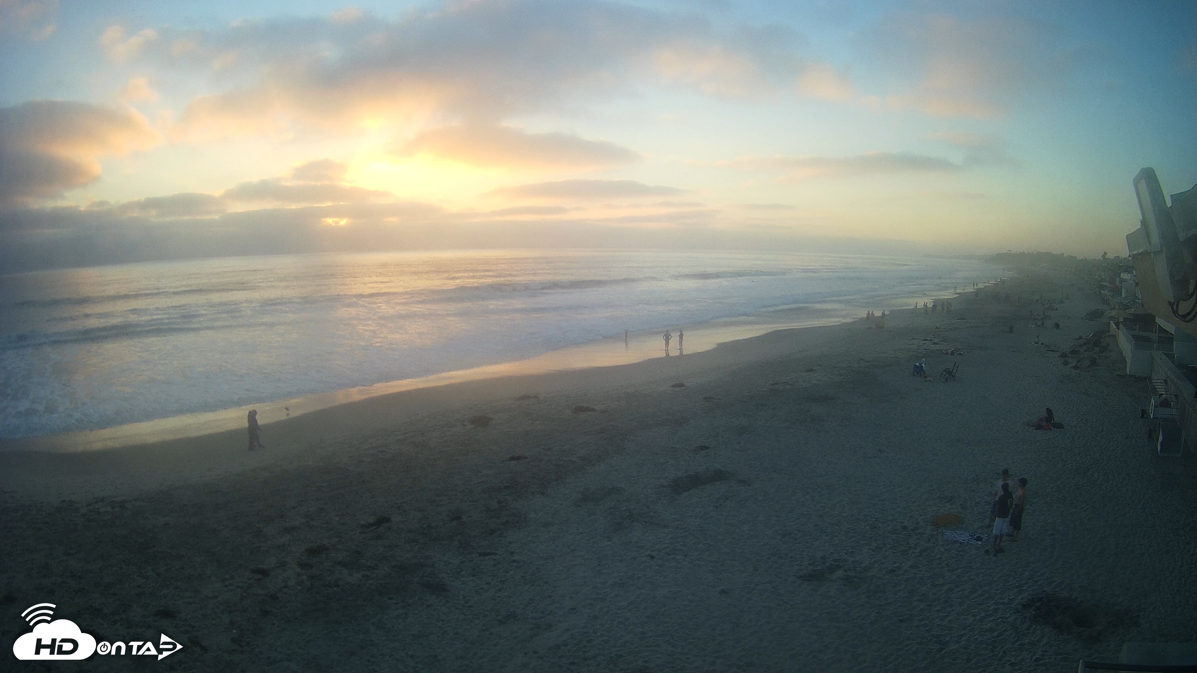 Snapshot of 17th St. Del Mar Beach - 4K NW View Live Cam taken Jul 8, 2026, 7:50pm PDT