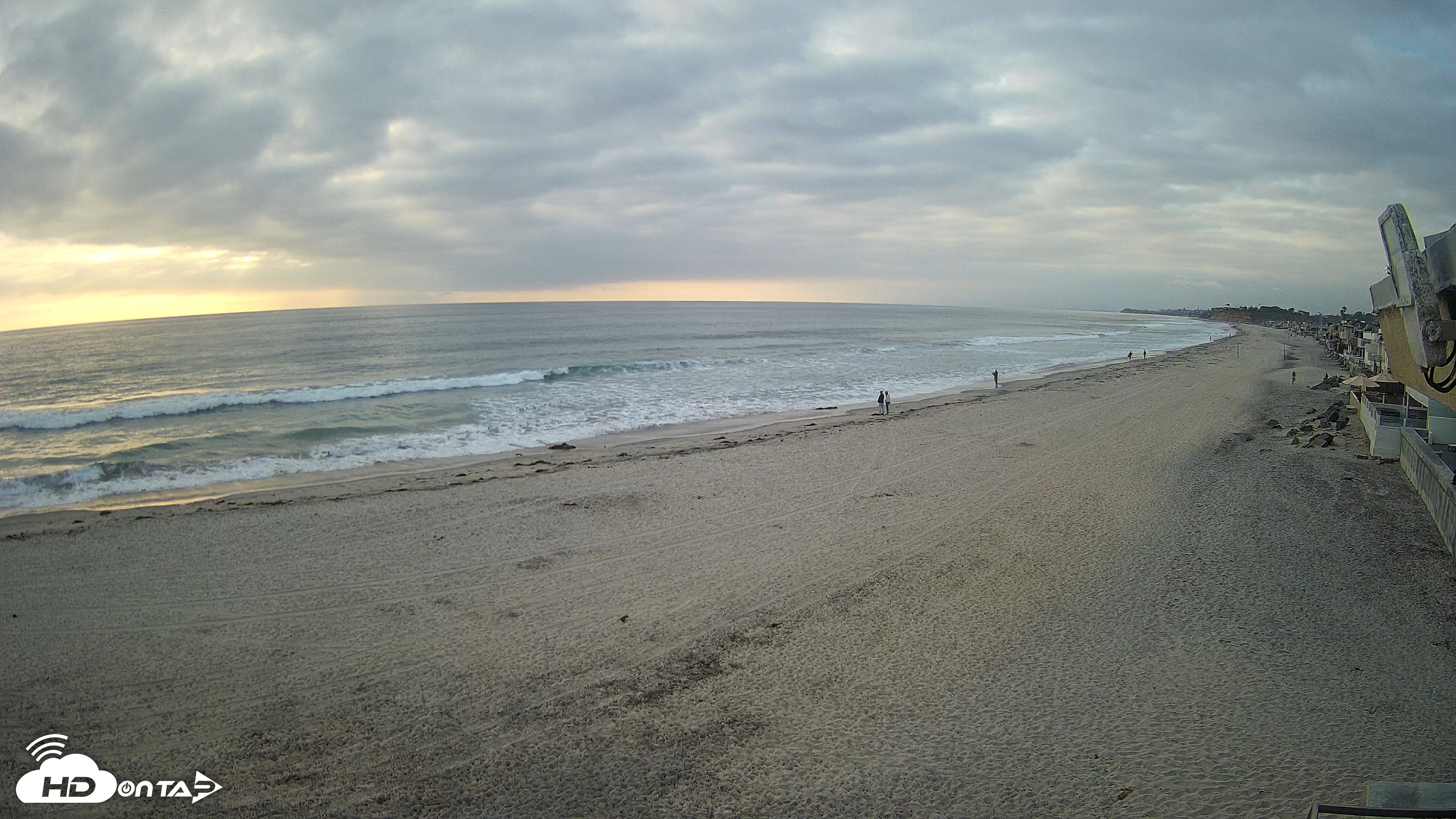 Snapshot of 17th St. Del Mar Beach - 4K NW View Live Cam taken May 12, 2026, 7:01pm PDT