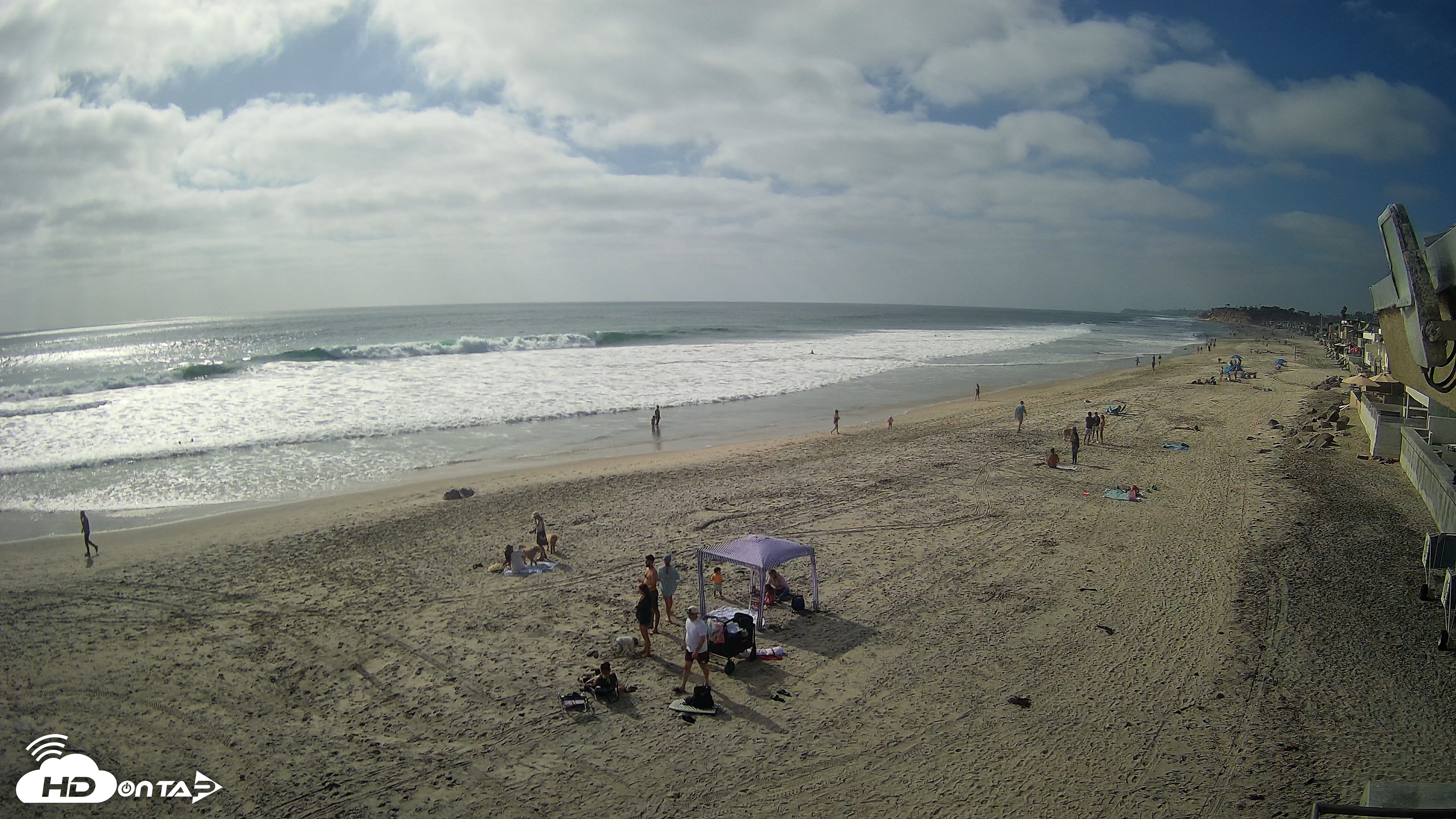 Snapshot of 17th St. Del Mar Beach - 4K NW View Live Cam taken Jun 1, 2026, 4:47pm PDT