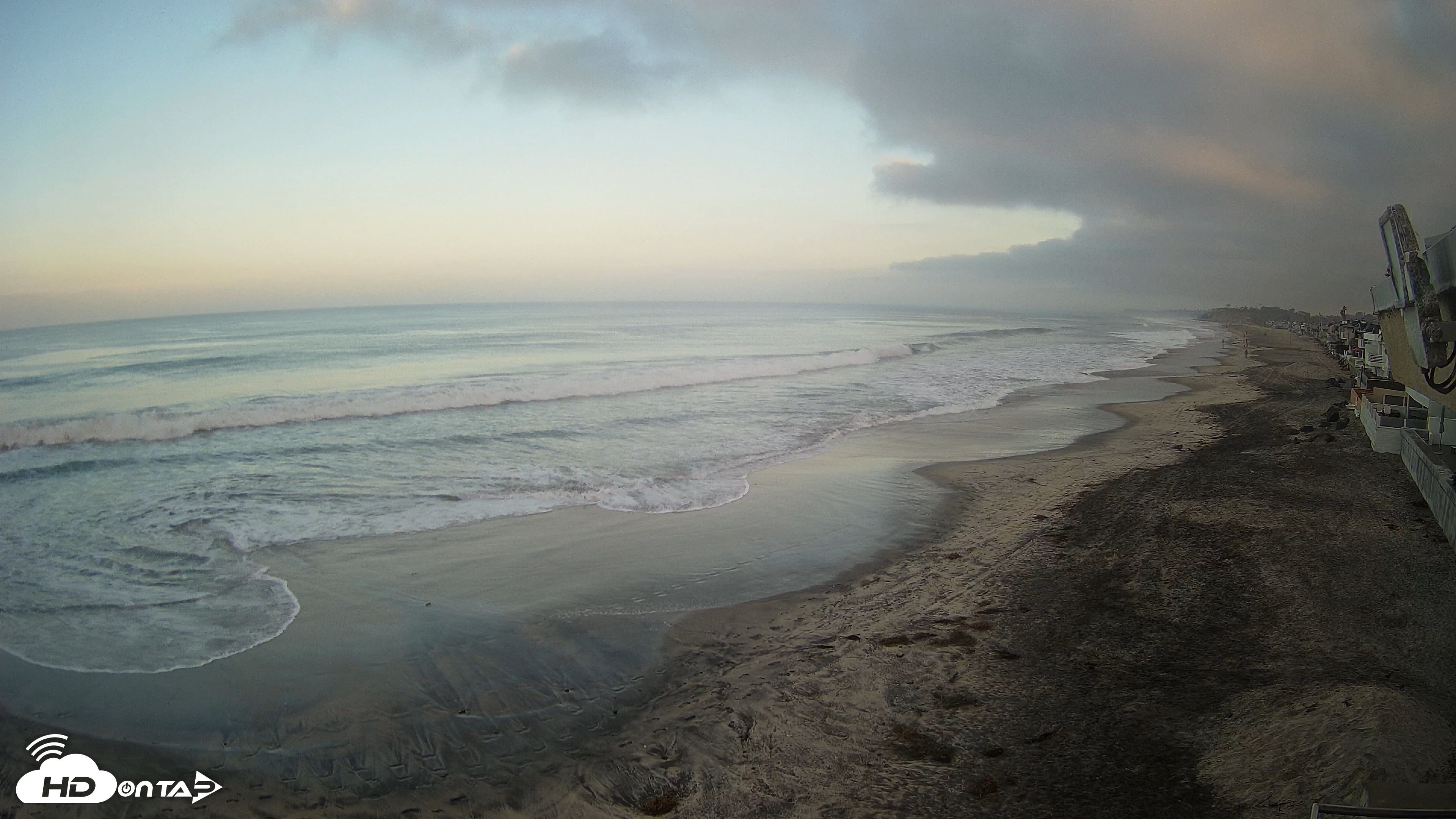 Snapshot of 17th St. Del Mar Beach - 4K NW View Live Cam taken Oct 20, 2026, 7:24am PDT