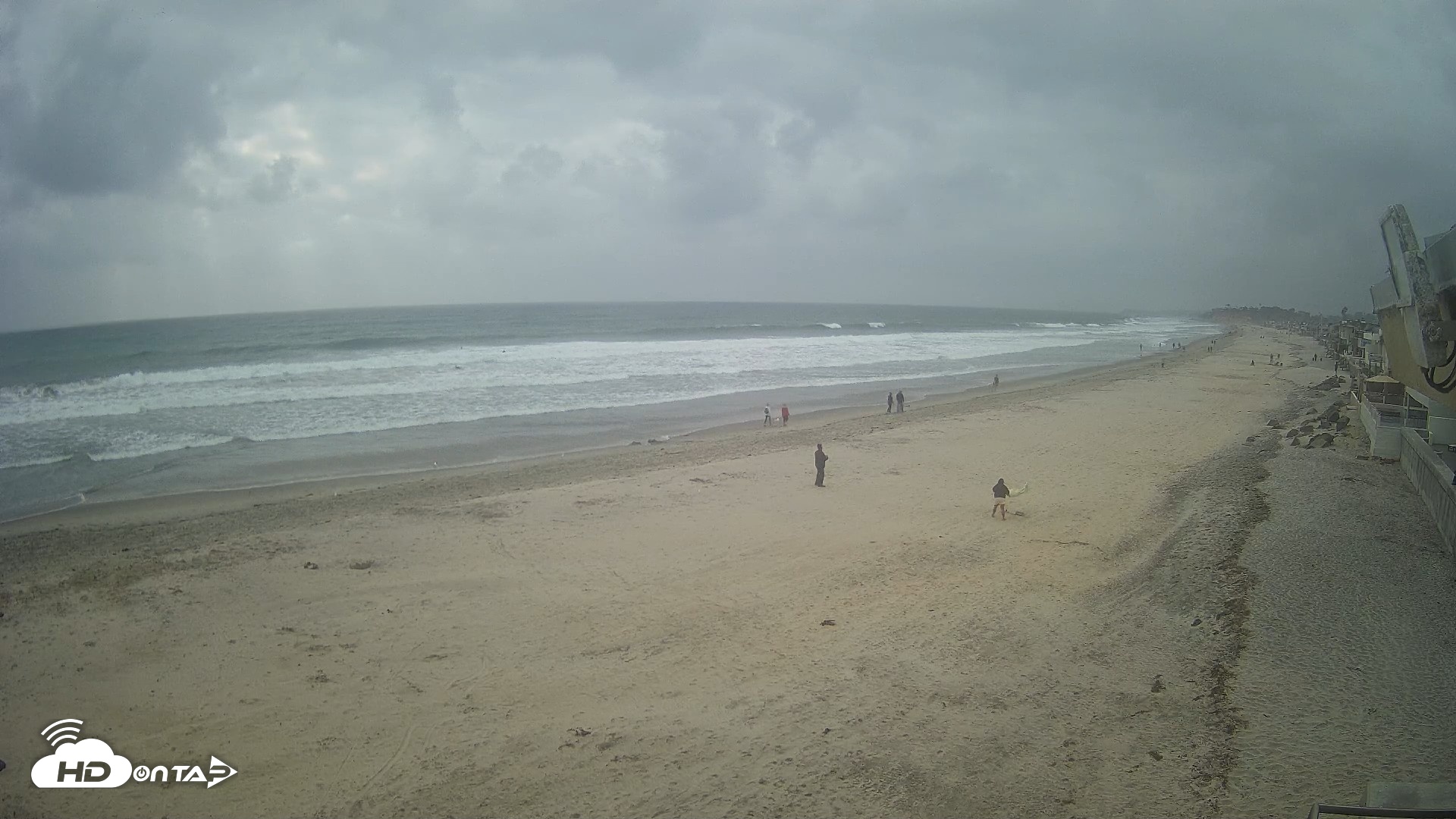 Snapshot of 17th St. Del Mar Beach - 4K NW View Live Cam taken May 17, 2026, 5:22pm PDT