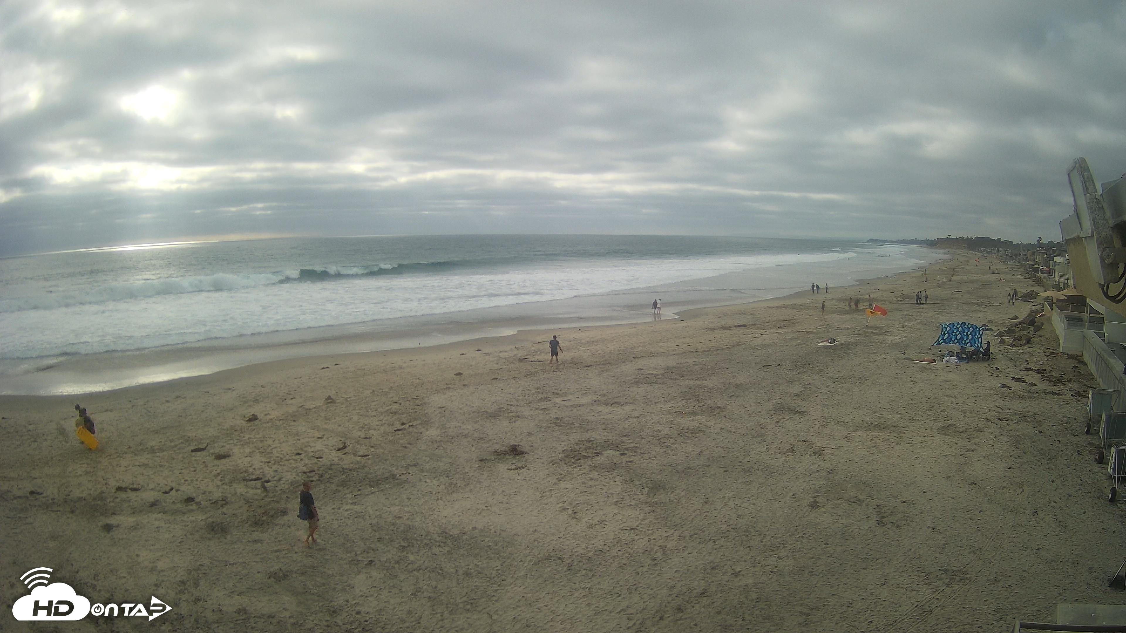 Snapshot of 17th St. Del Mar Beach - 4K NW View Live Cam taken Jun 17, 2026, 5:37pm PDT