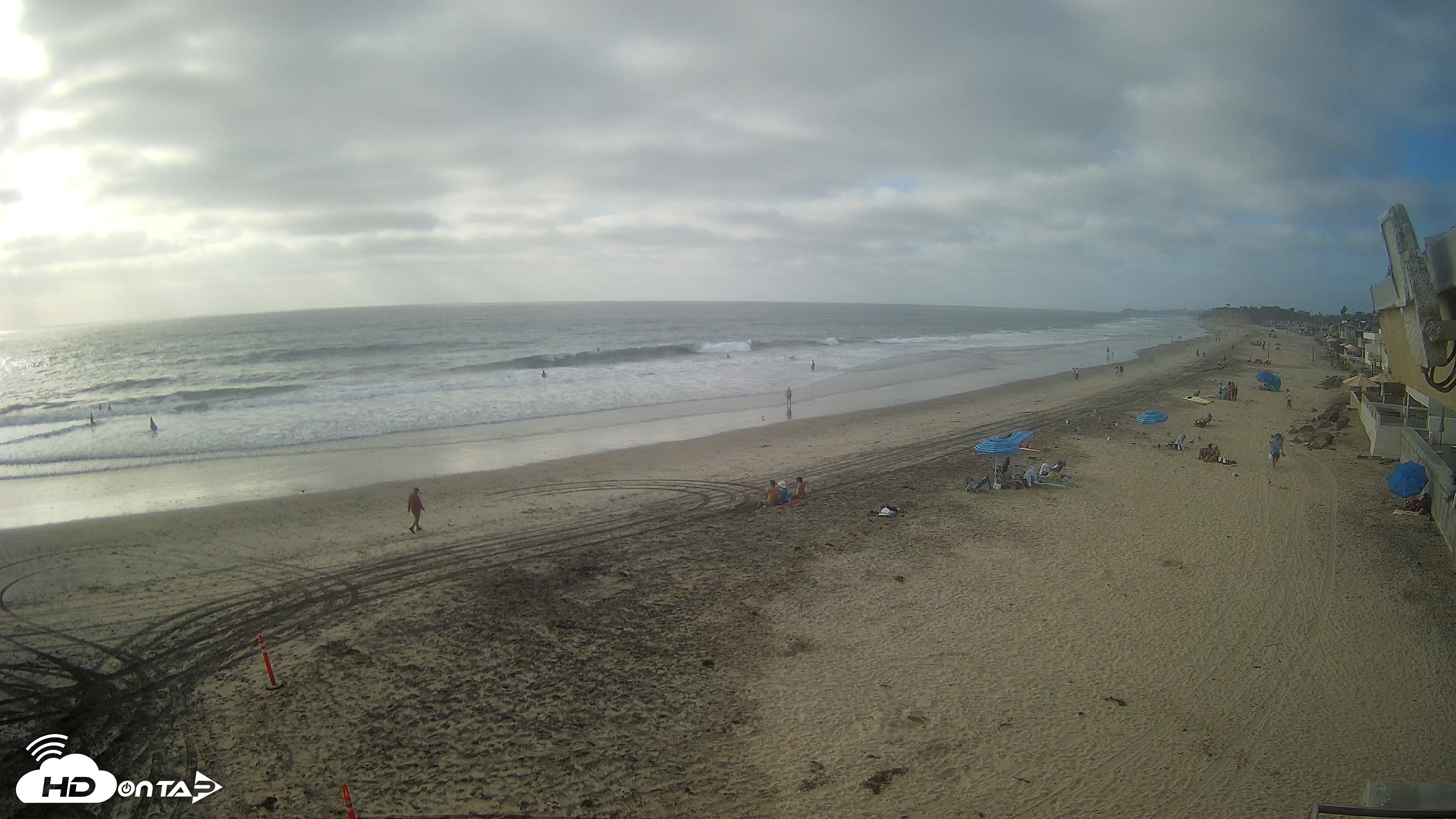 Snapshot of 17th St. Del Mar Beach - 4K NW View Live Cam taken Sep 14, 2026, 5:13pm PDT
