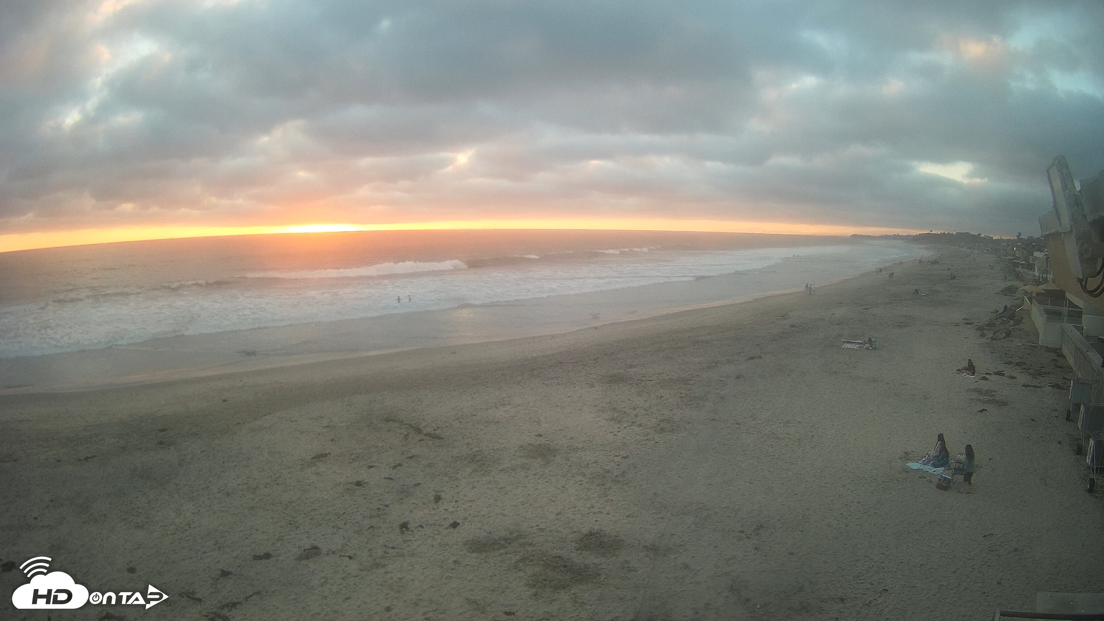 Snapshot of 17th St. Del Mar Beach - 4K NW View Live Cam taken Jun 19, 2026, 7:48pm PDT