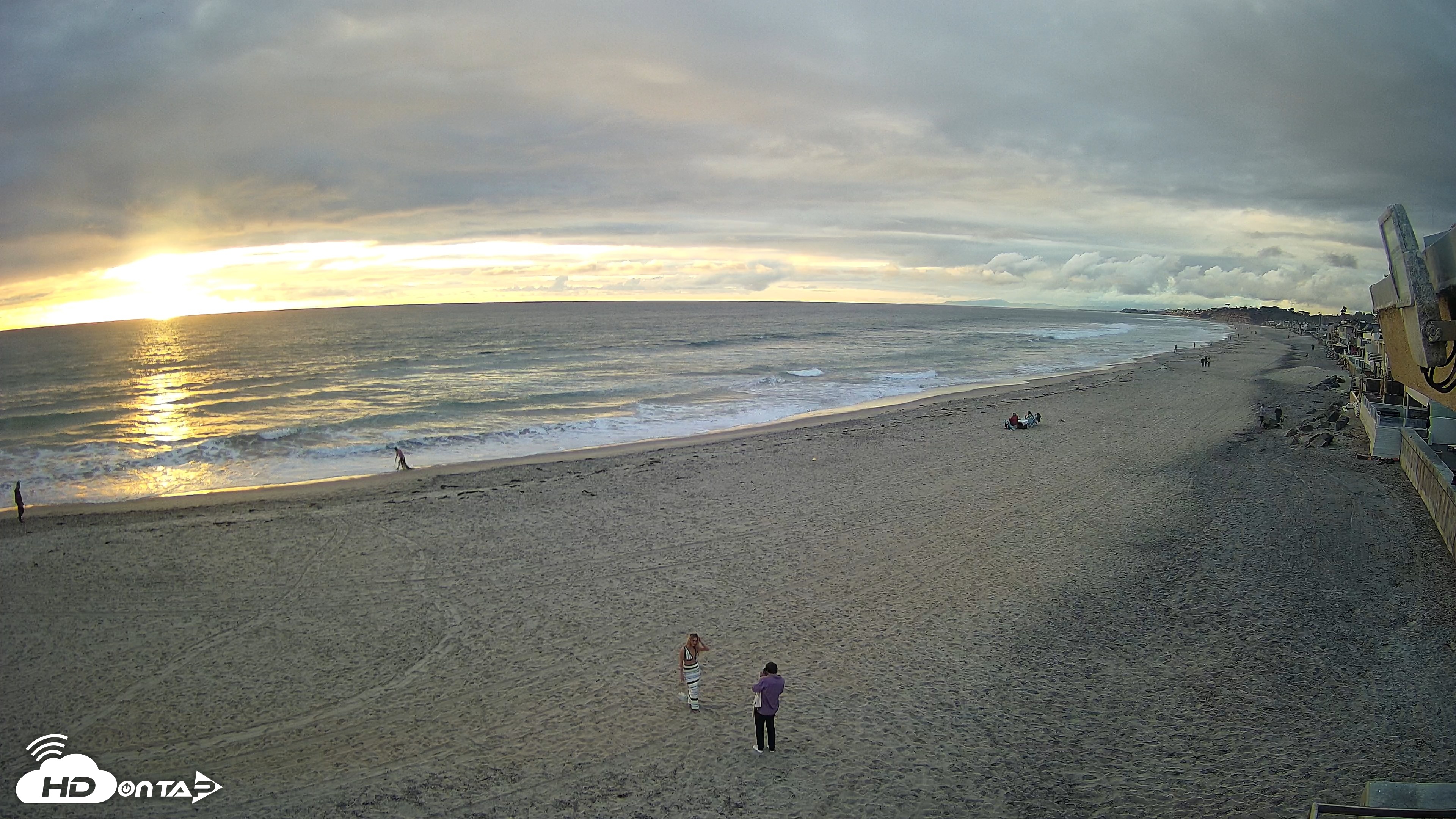 Snapshot of 17th St. Del Mar Beach - 4K NW View Live Cam taken Apr 12, 2026, 6:57pm PDT